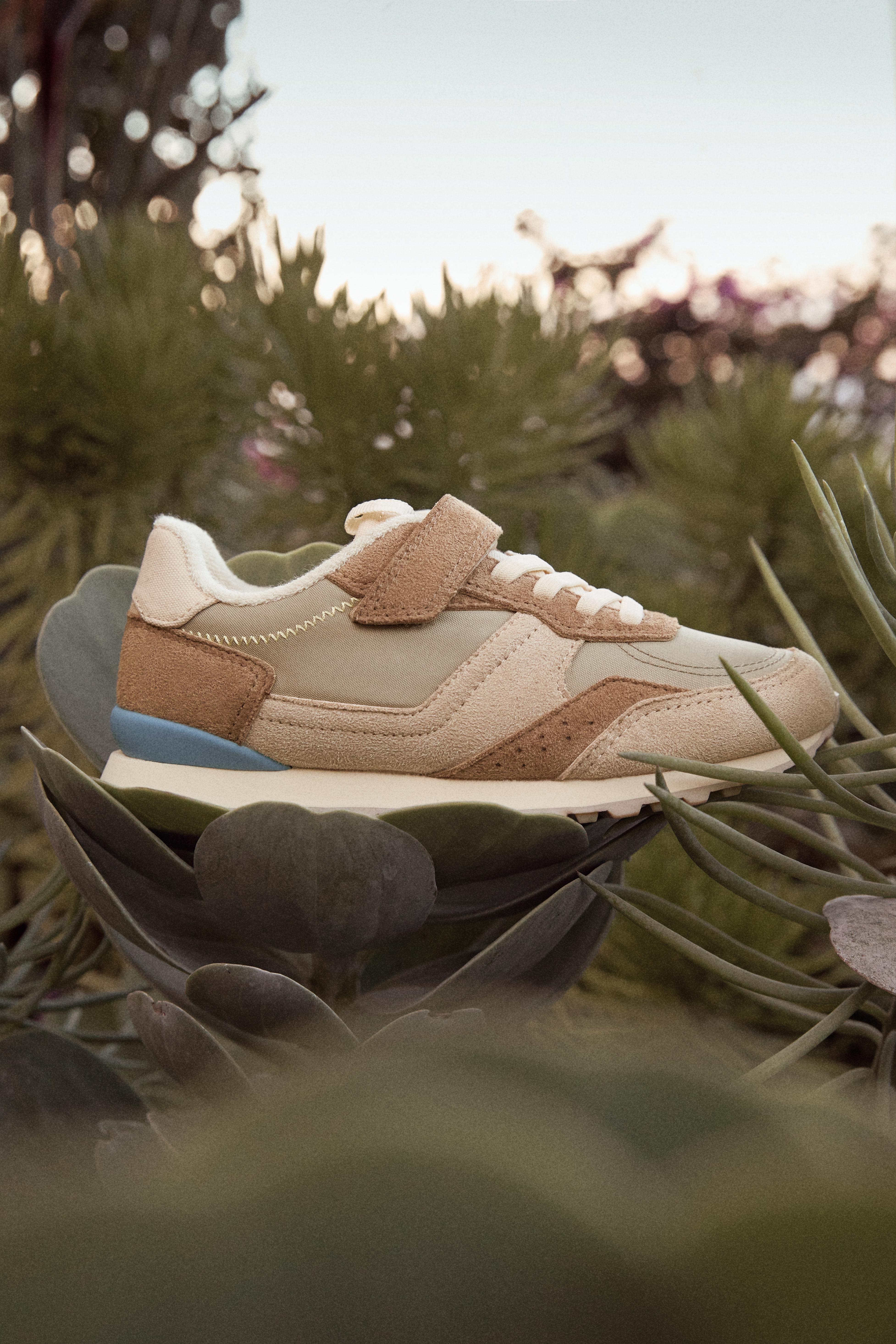 Dressy sports shoe — BROWN