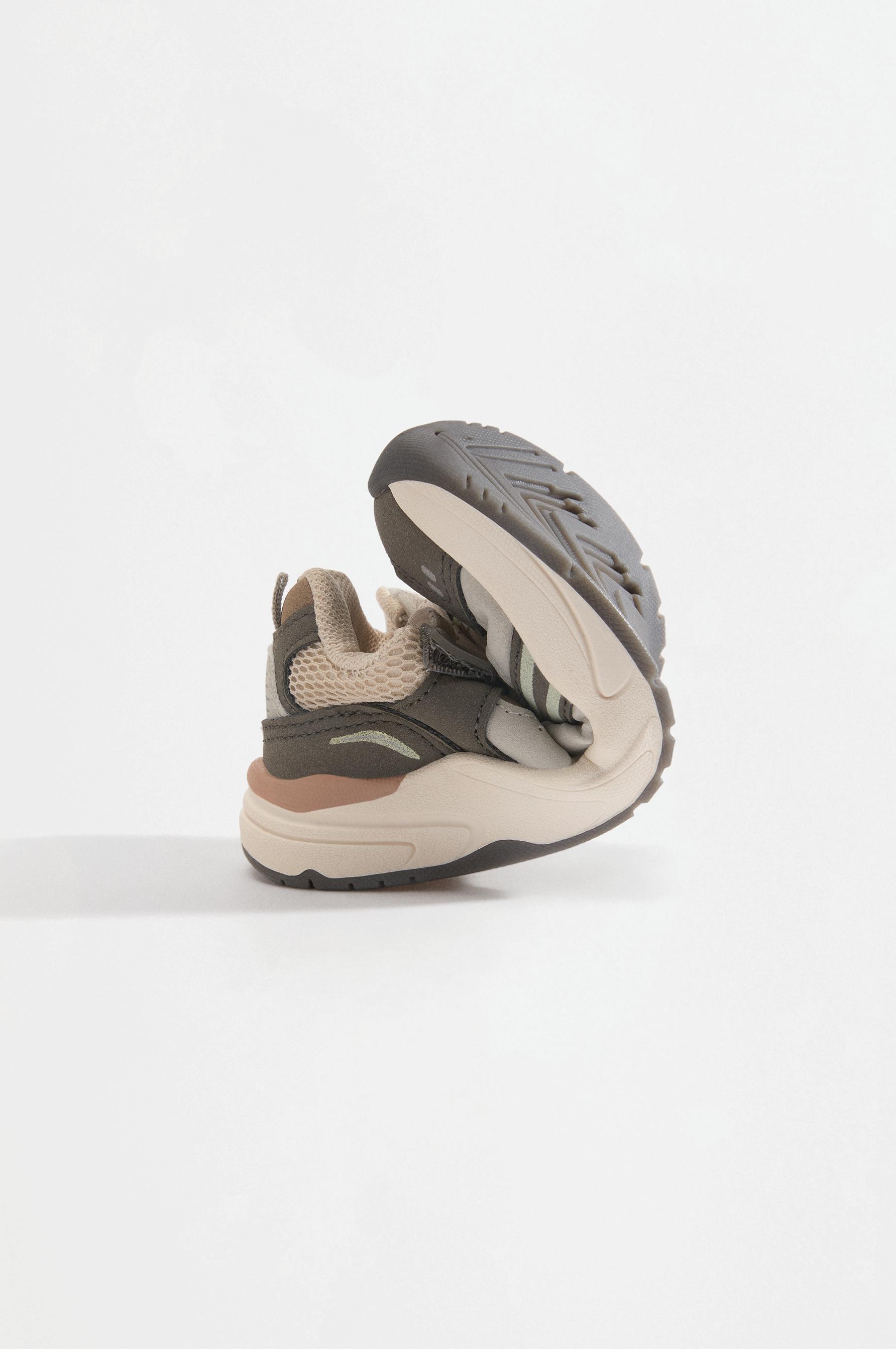 Multi-piece barefoot trainers — BROWNISH TONE
