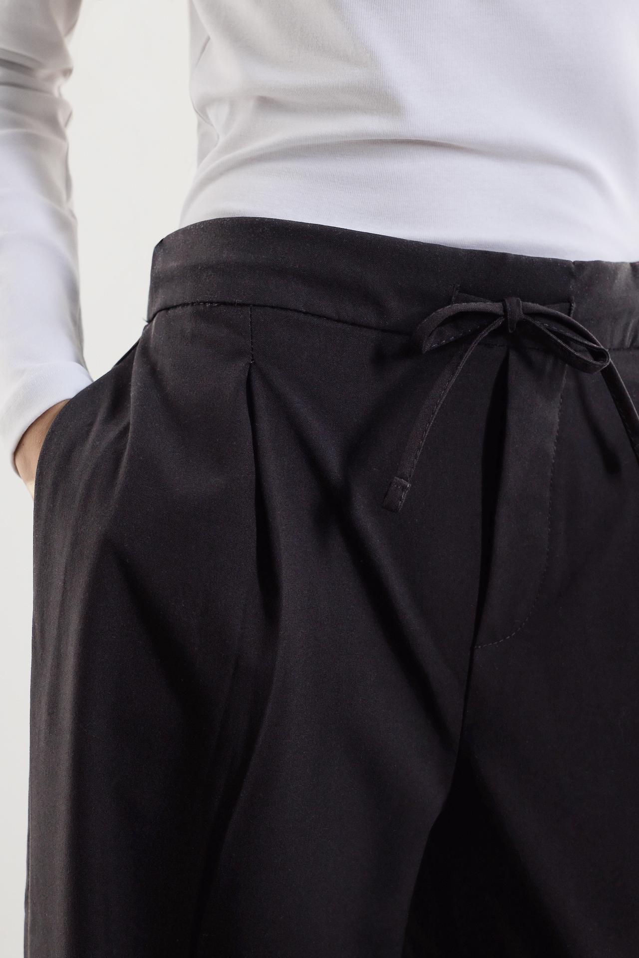 Basic straight trousers — BLACK