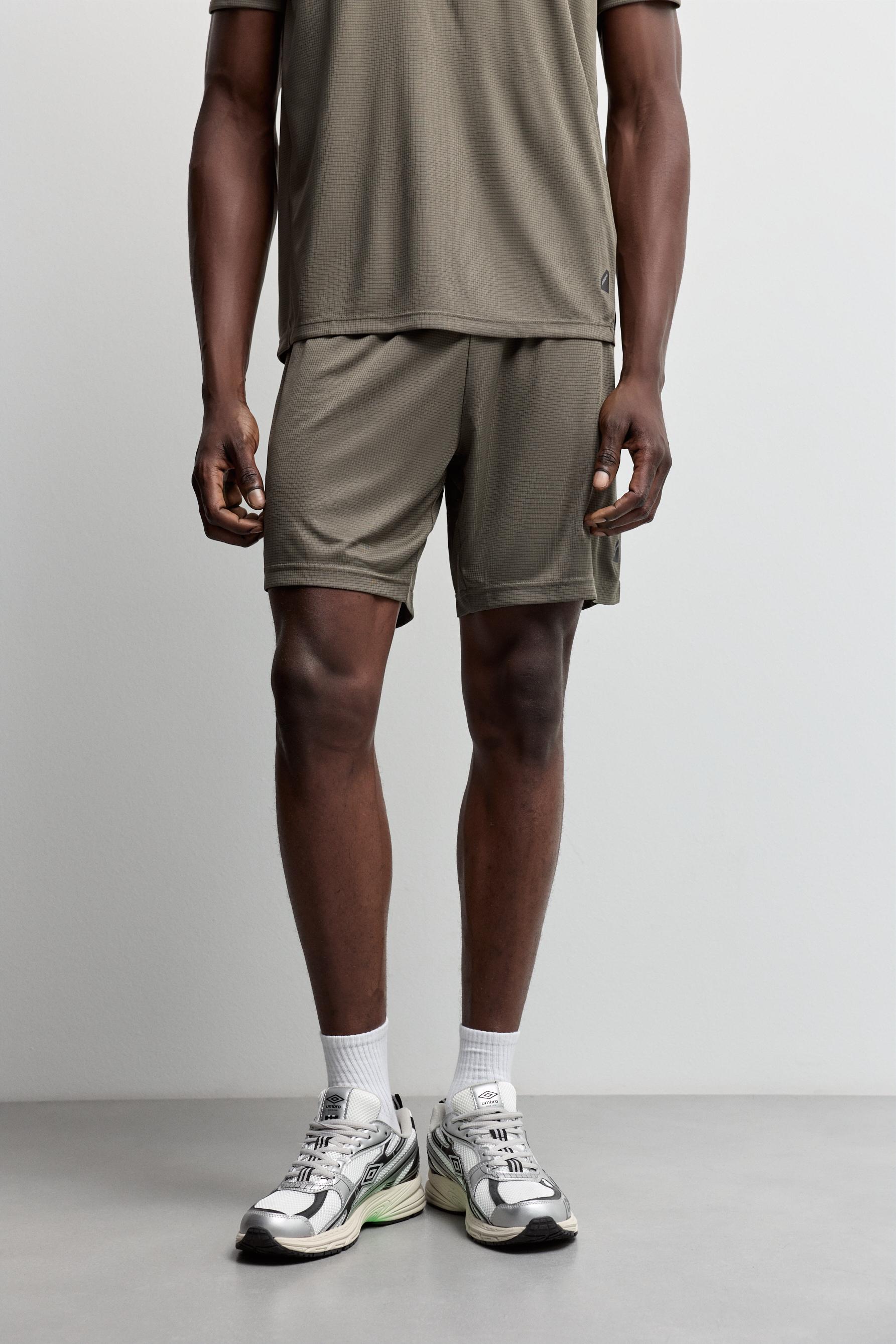 Bermuda sports shorts — DARK GREEN