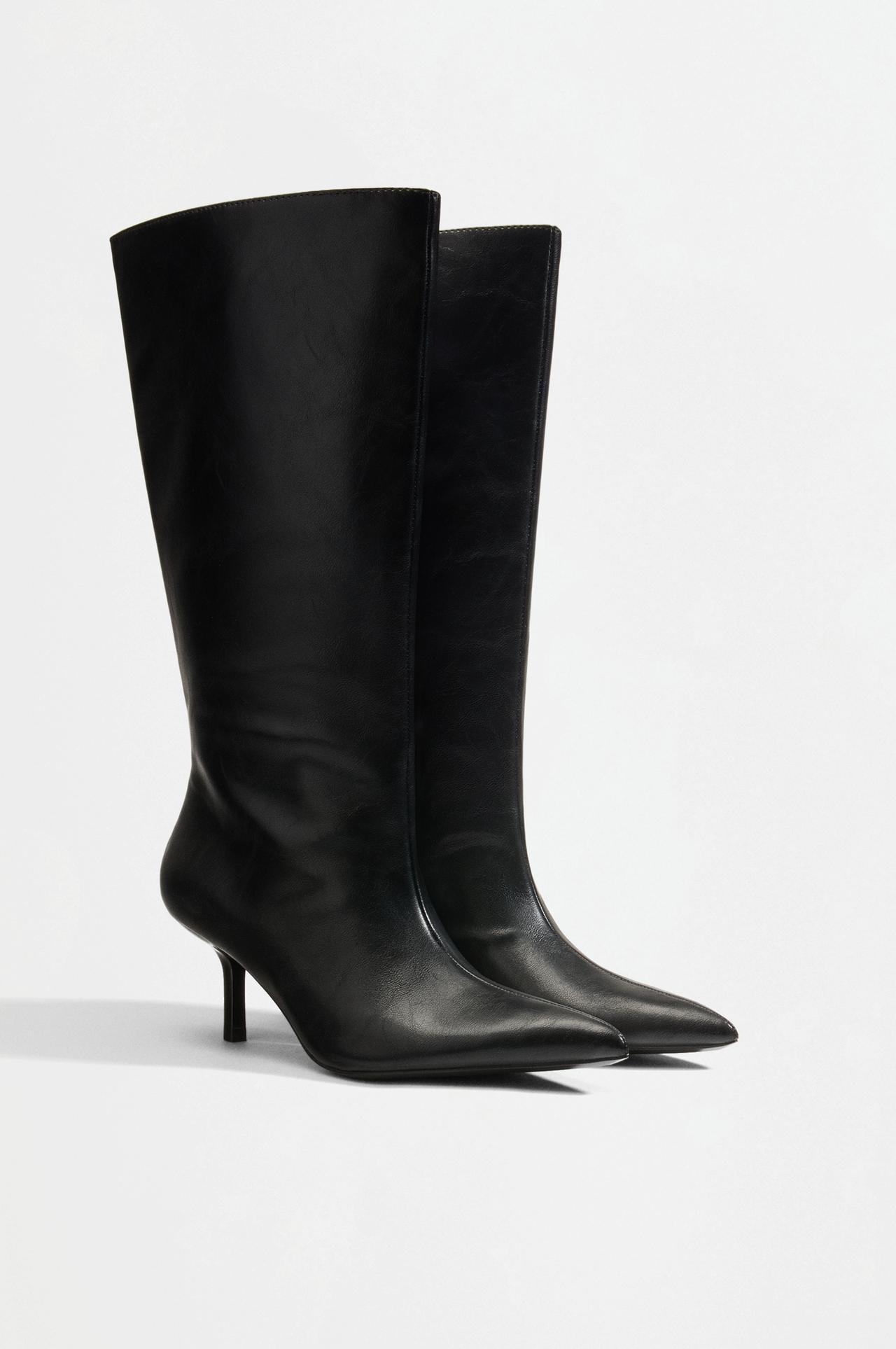 Knee-high boots with a heel — BLACK