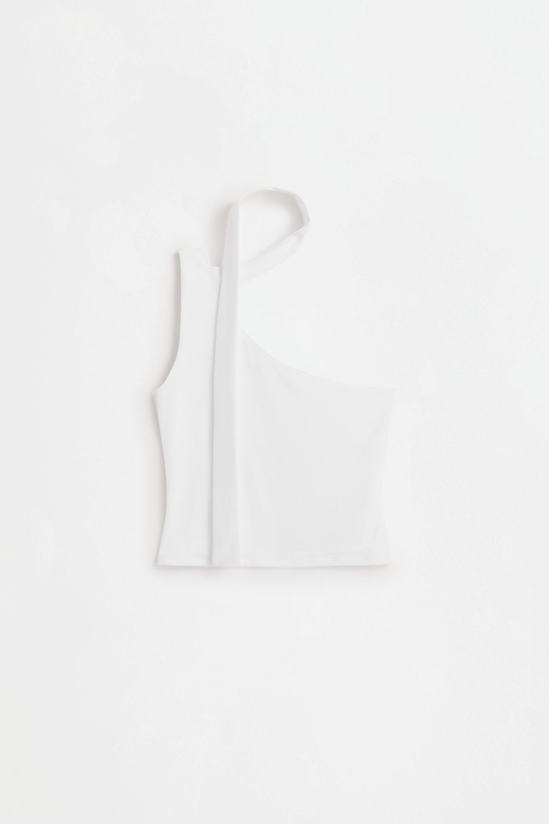 Asymmetric top — OFF WHITE