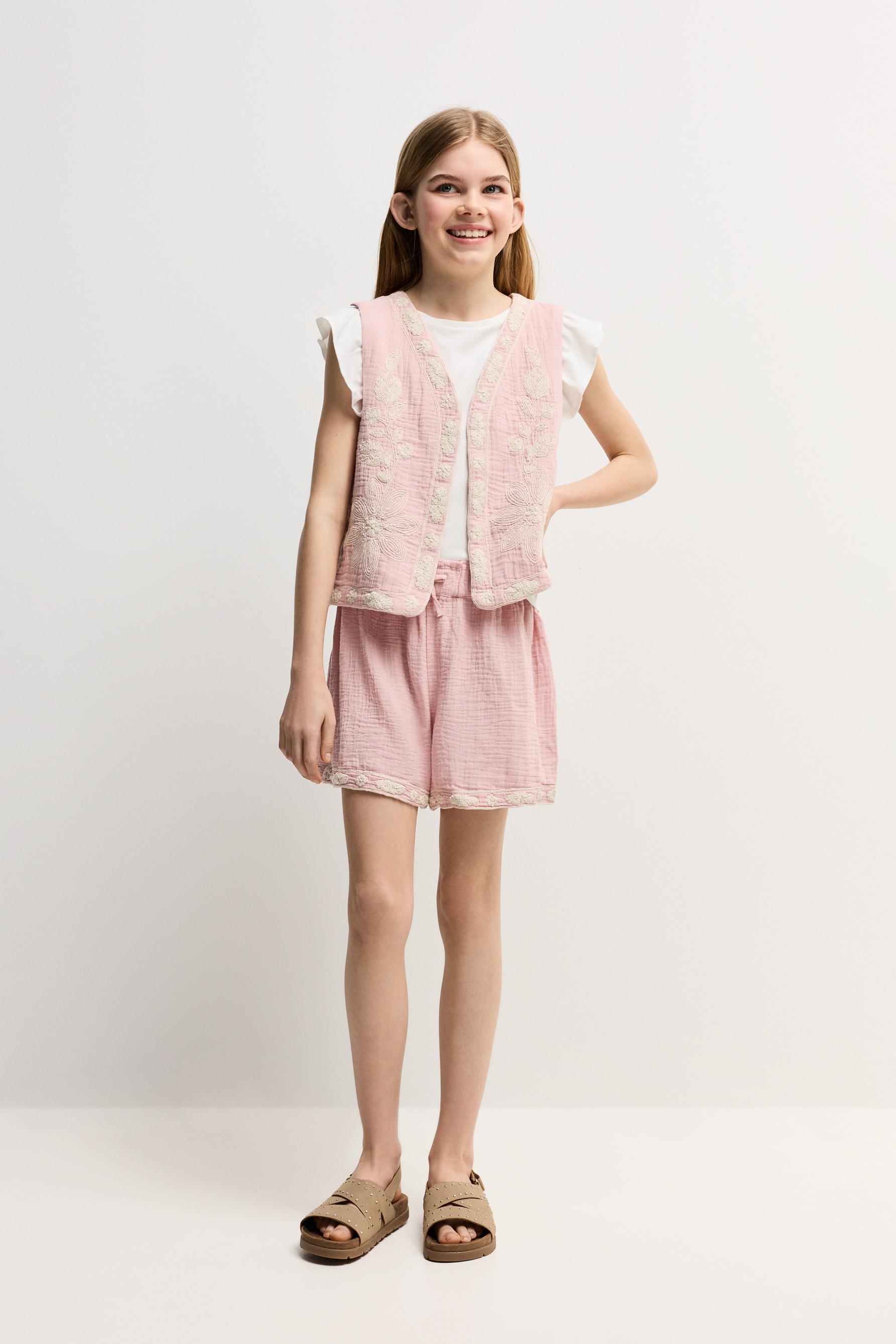 Chaleco doble gasa bordado