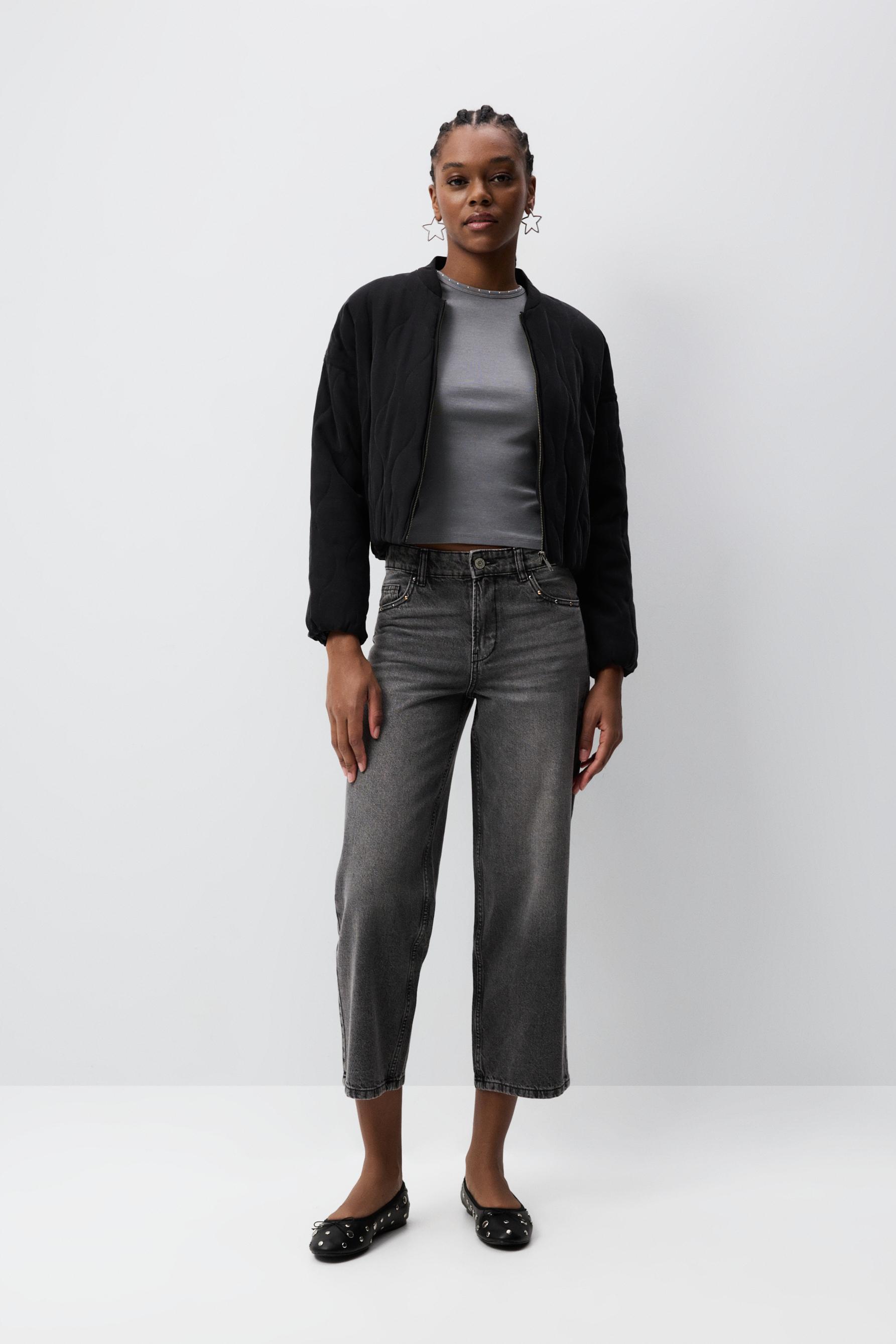 Camiseta cropped tachas