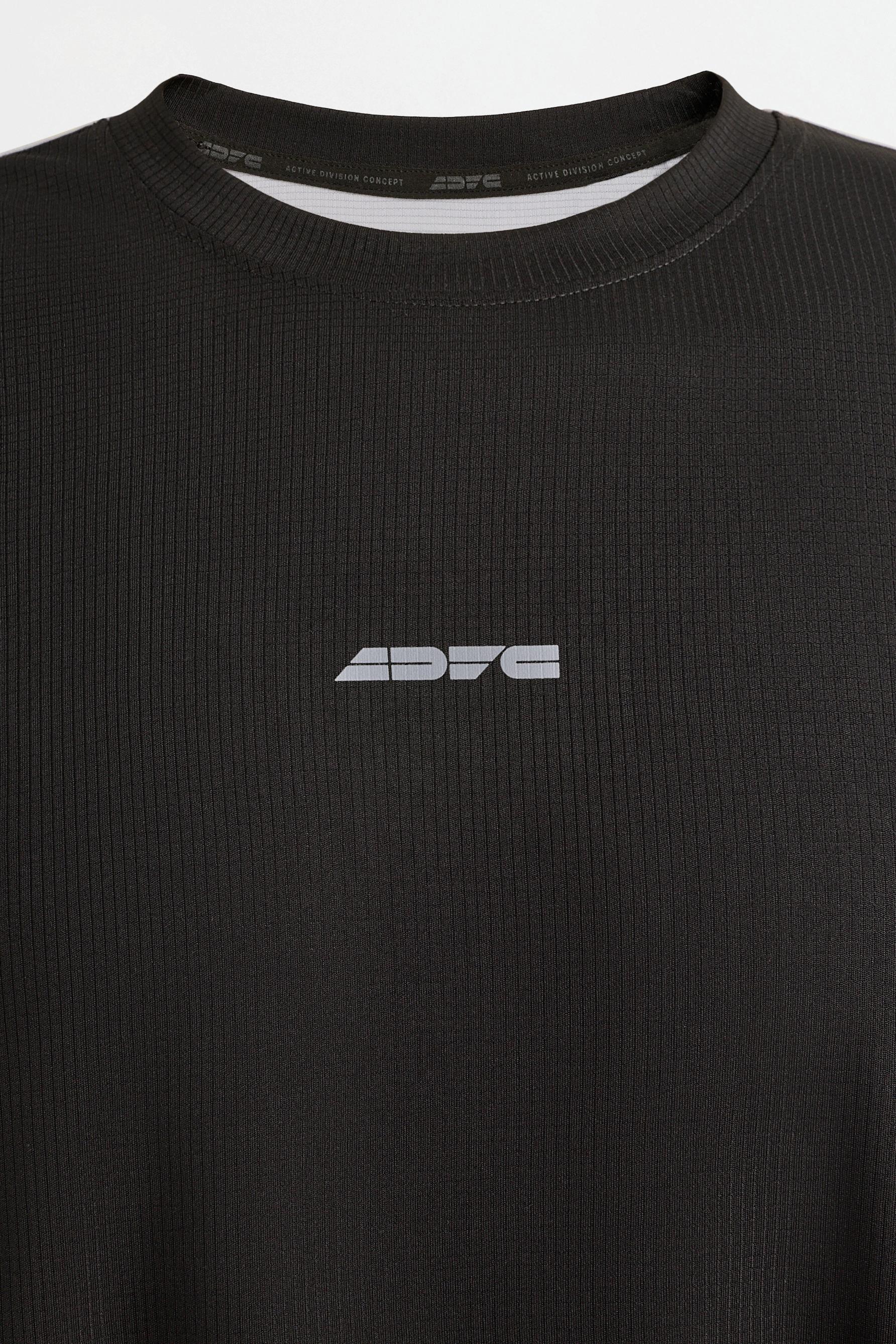 Text sports T-shirt — BLACK
