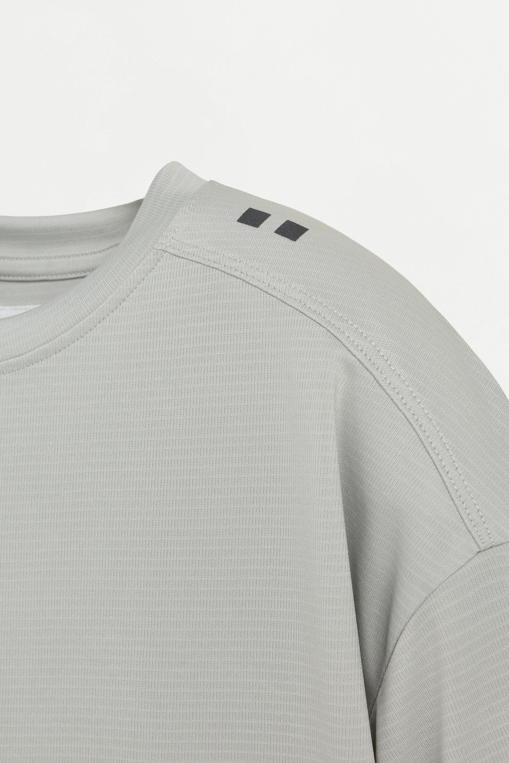 Sports T-shirt — PALE GREY