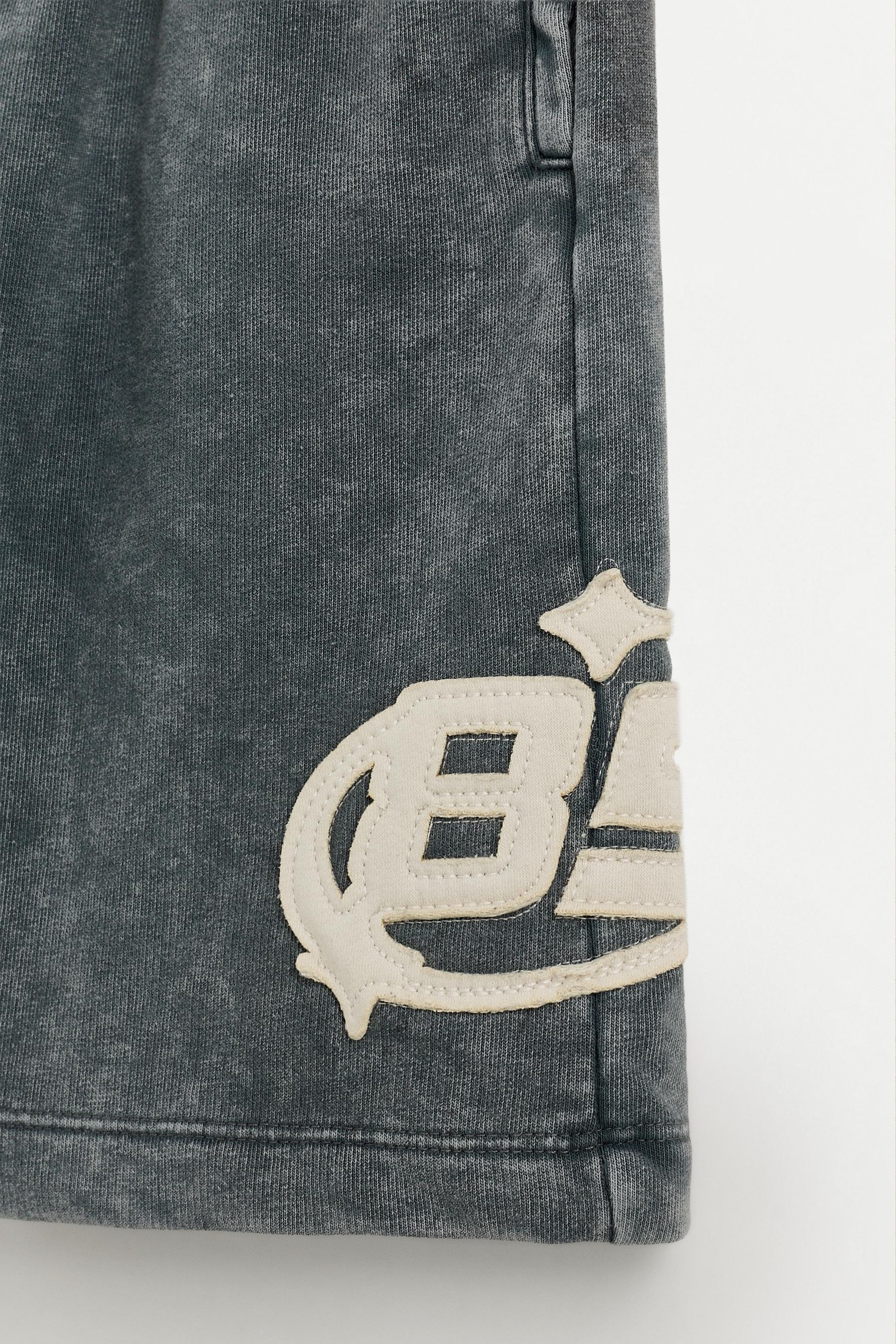 Plush Bermuda shorts with patch — BLUE GREY (alternate view)