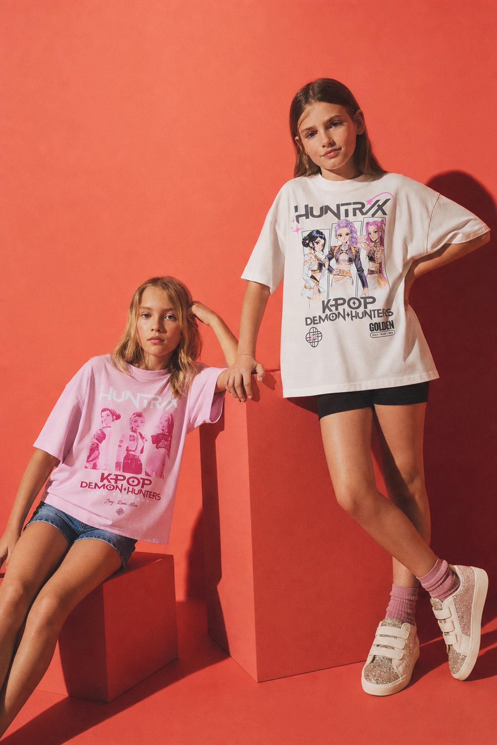 Huntrix K-Pop Demon Hunters™/© Netflix T-shirt and shorts set — OFF WHITE