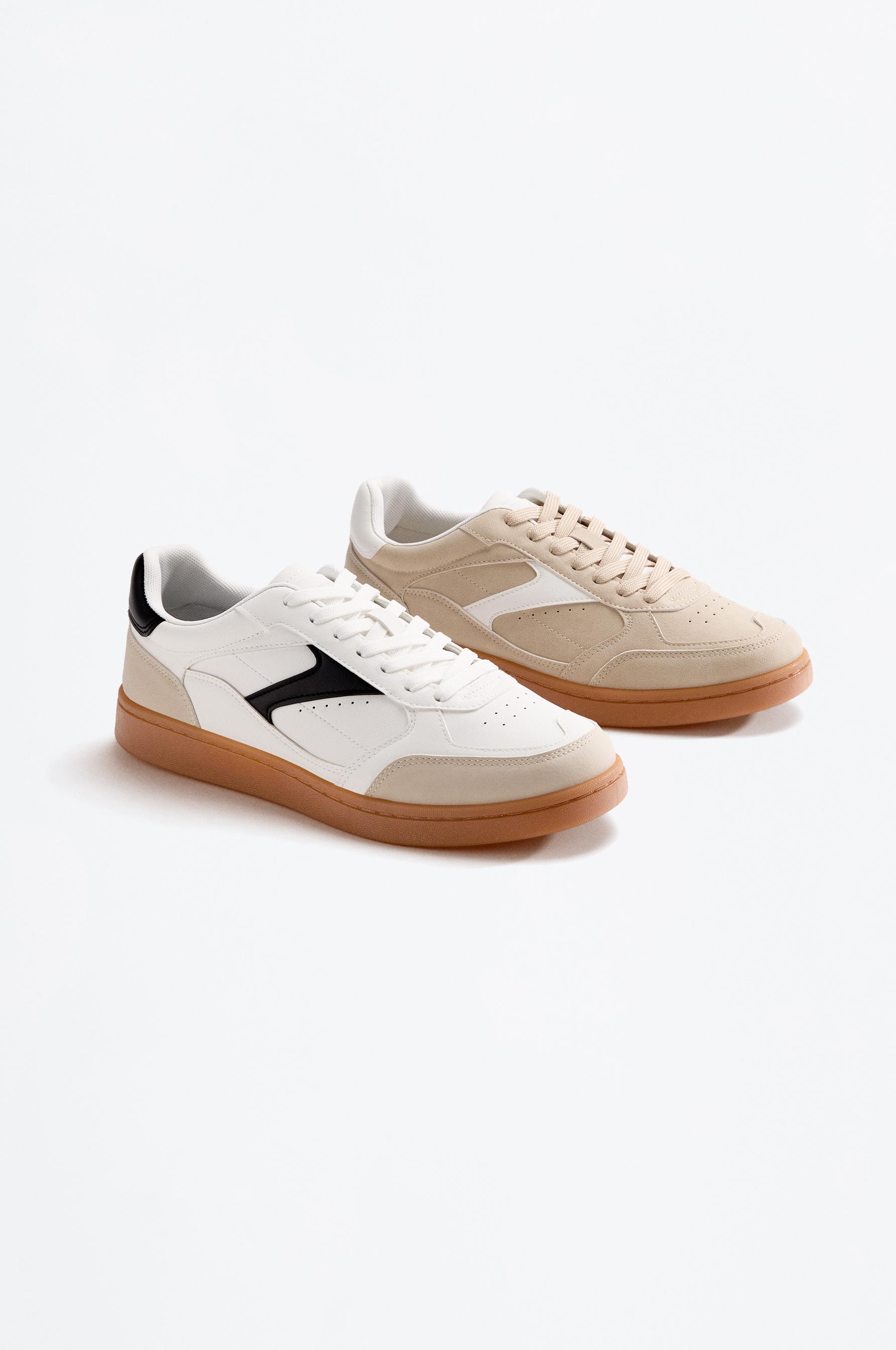 CARAMEL FLAT SLIPPERS — BLACK