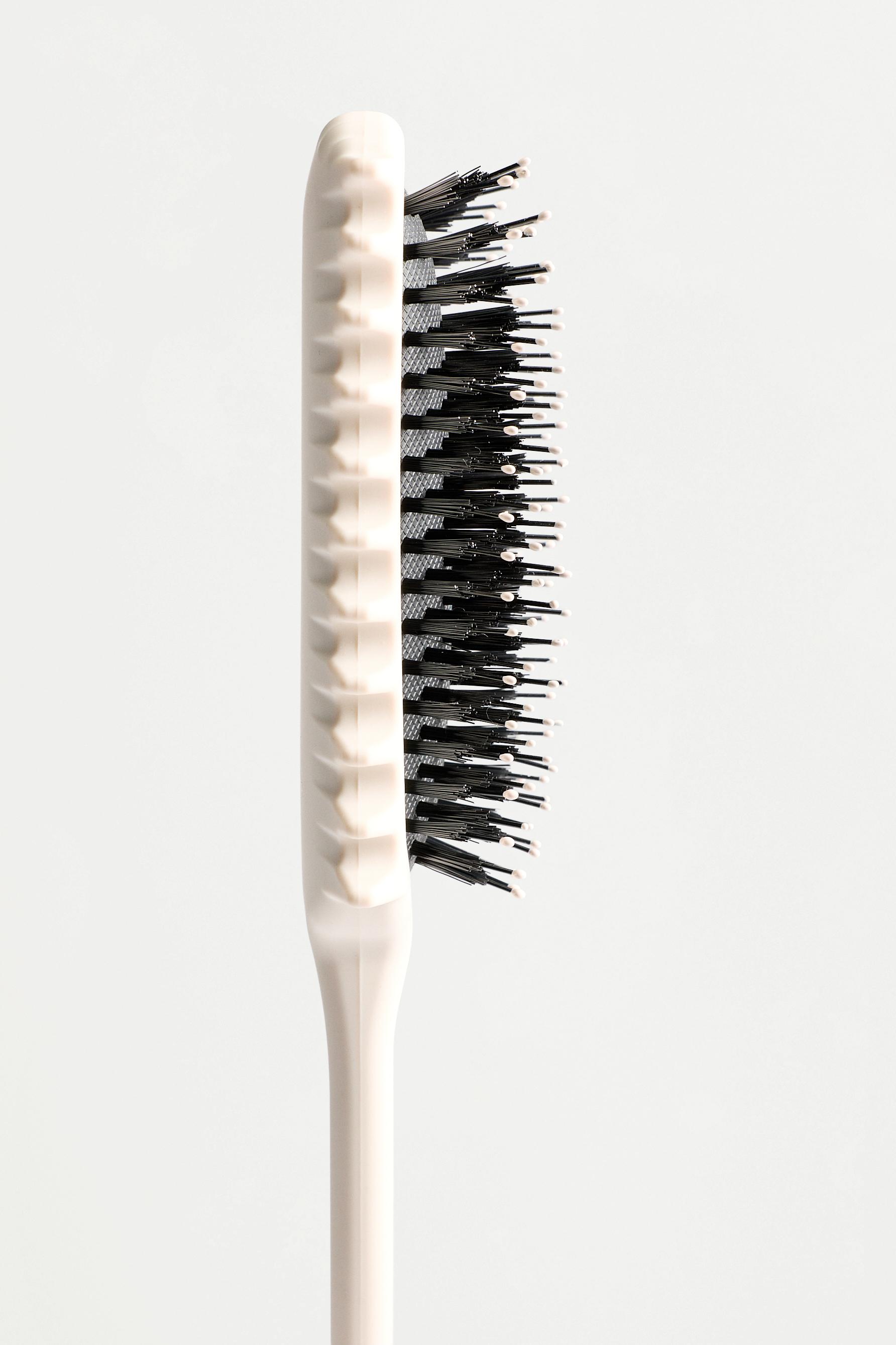Curly fur brush — CAMEL