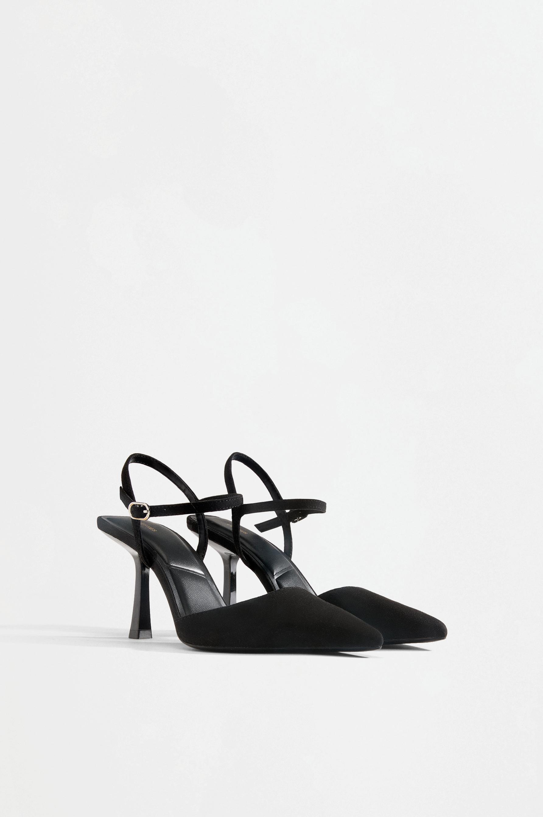 Heeled shoes — BLACK
