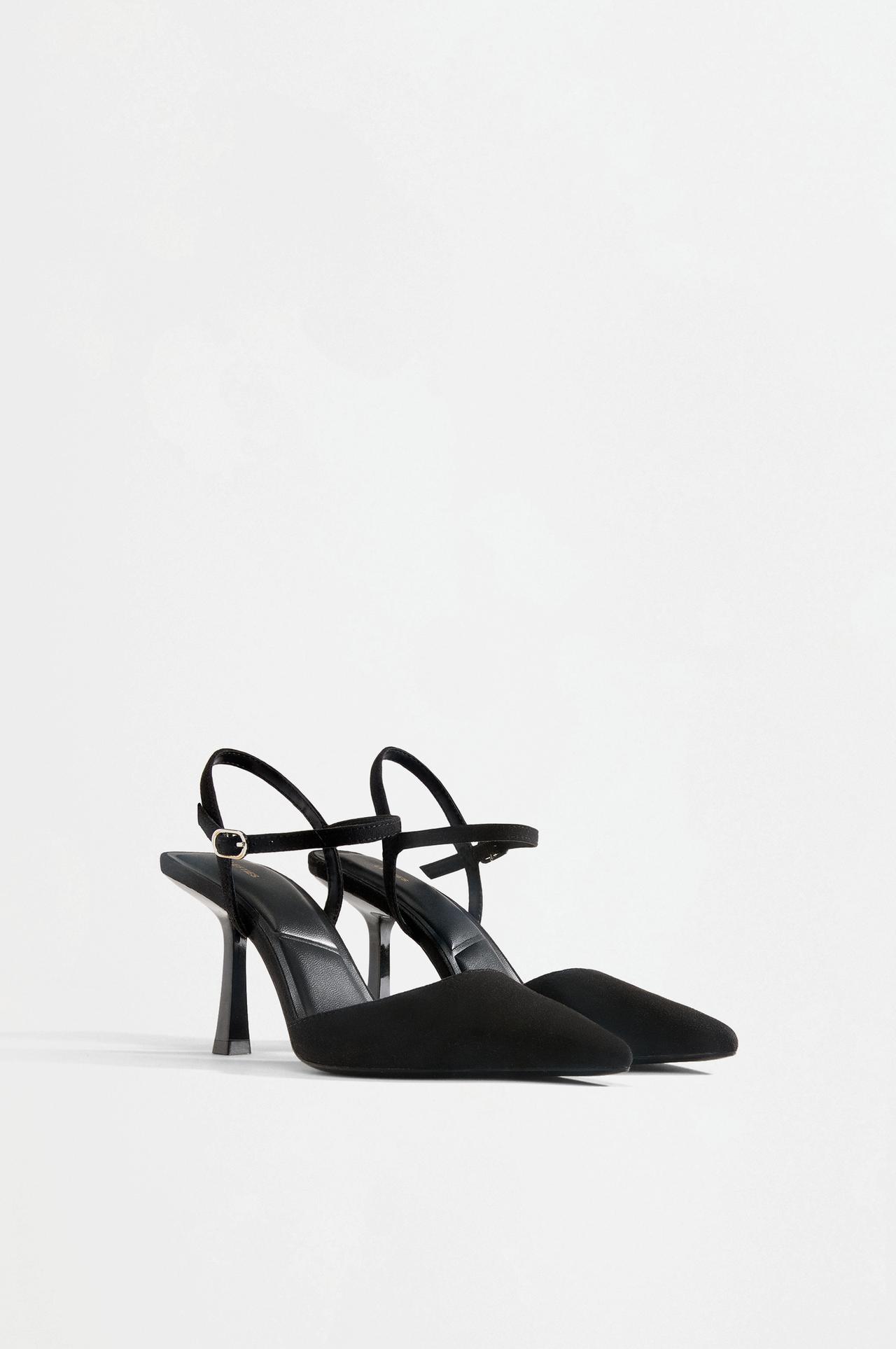 Heeled shoes — BLACK