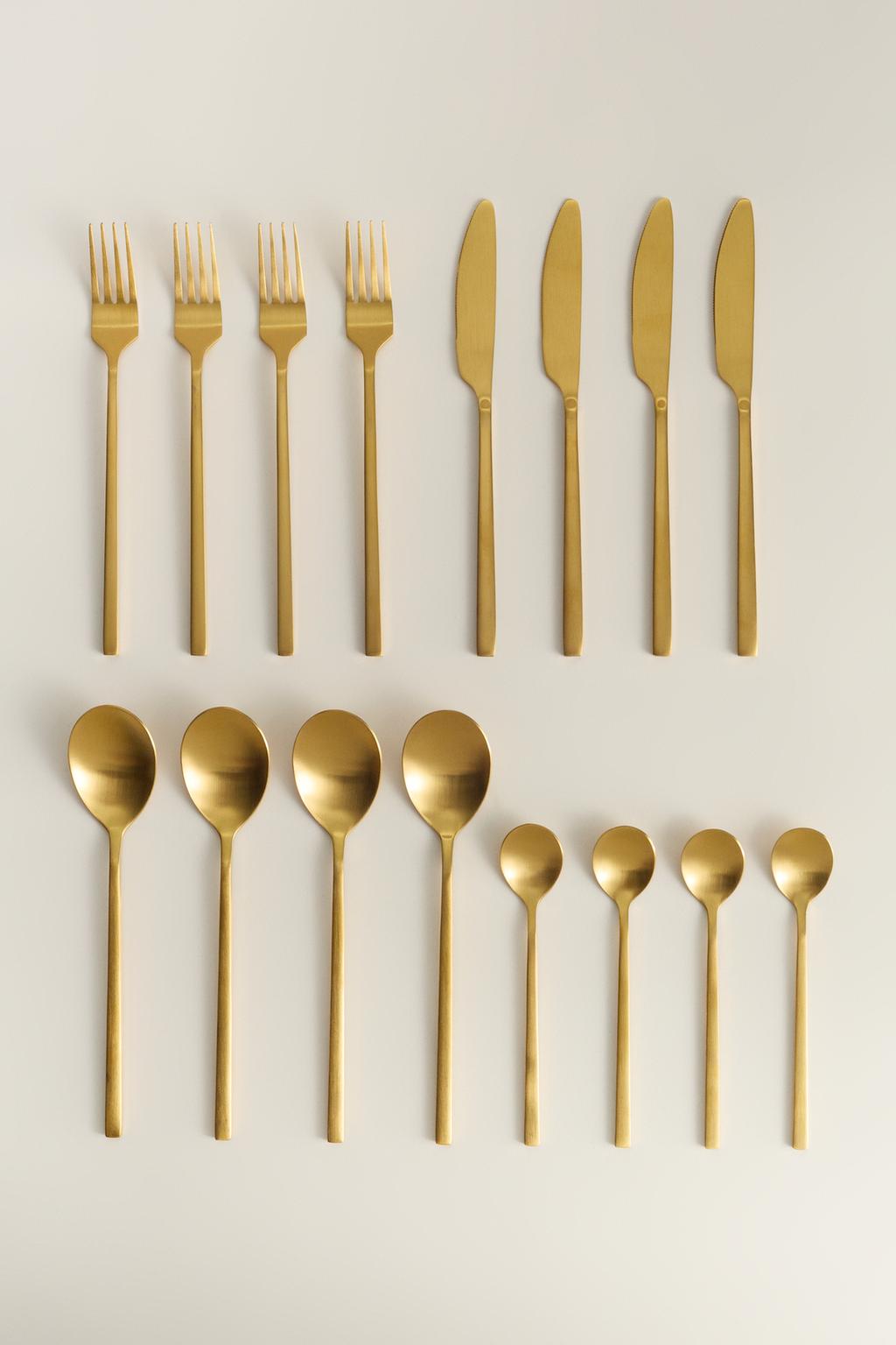 Set di posate dorate da 16 pezzi