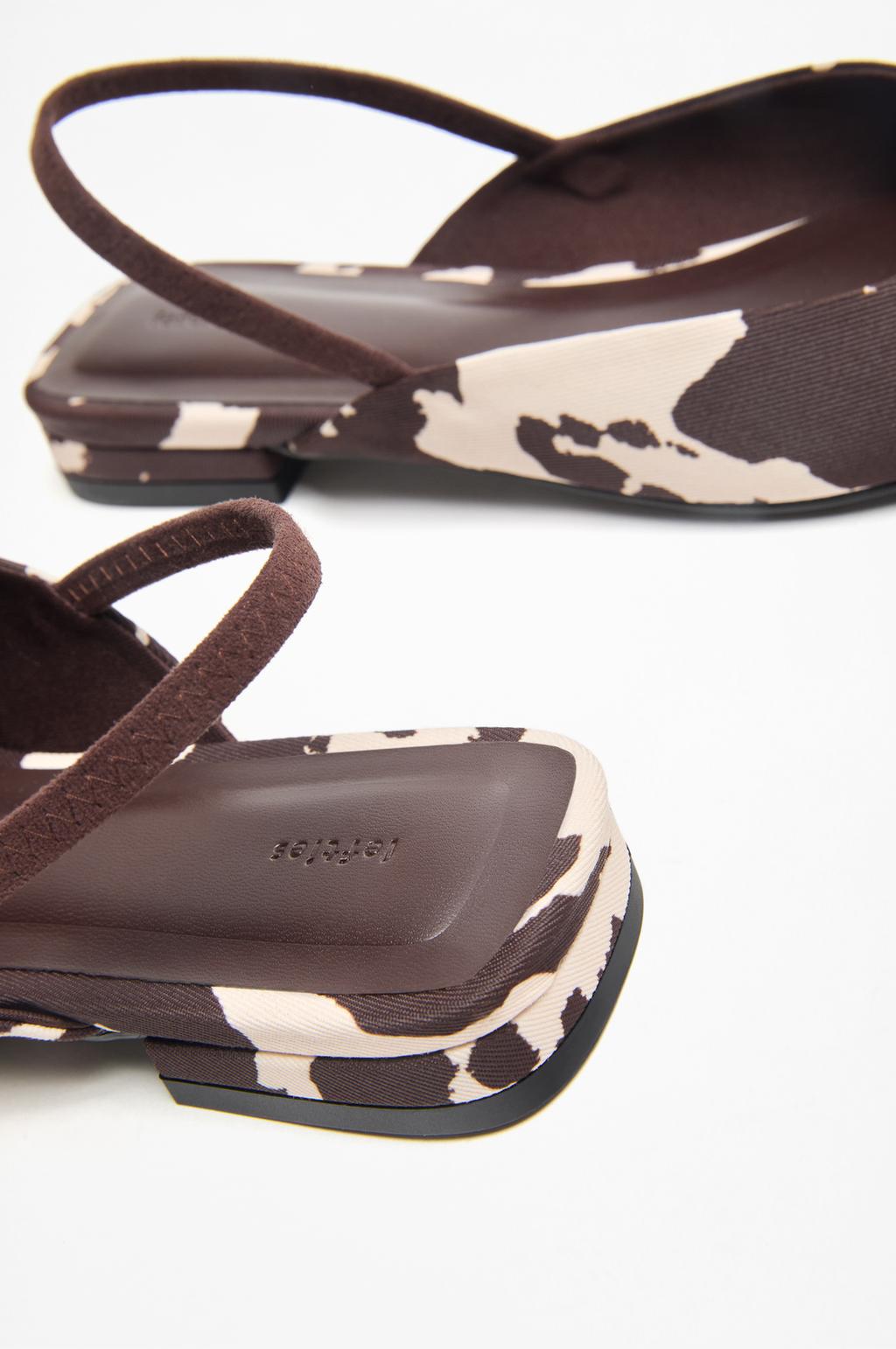 Zapato destalonado textura