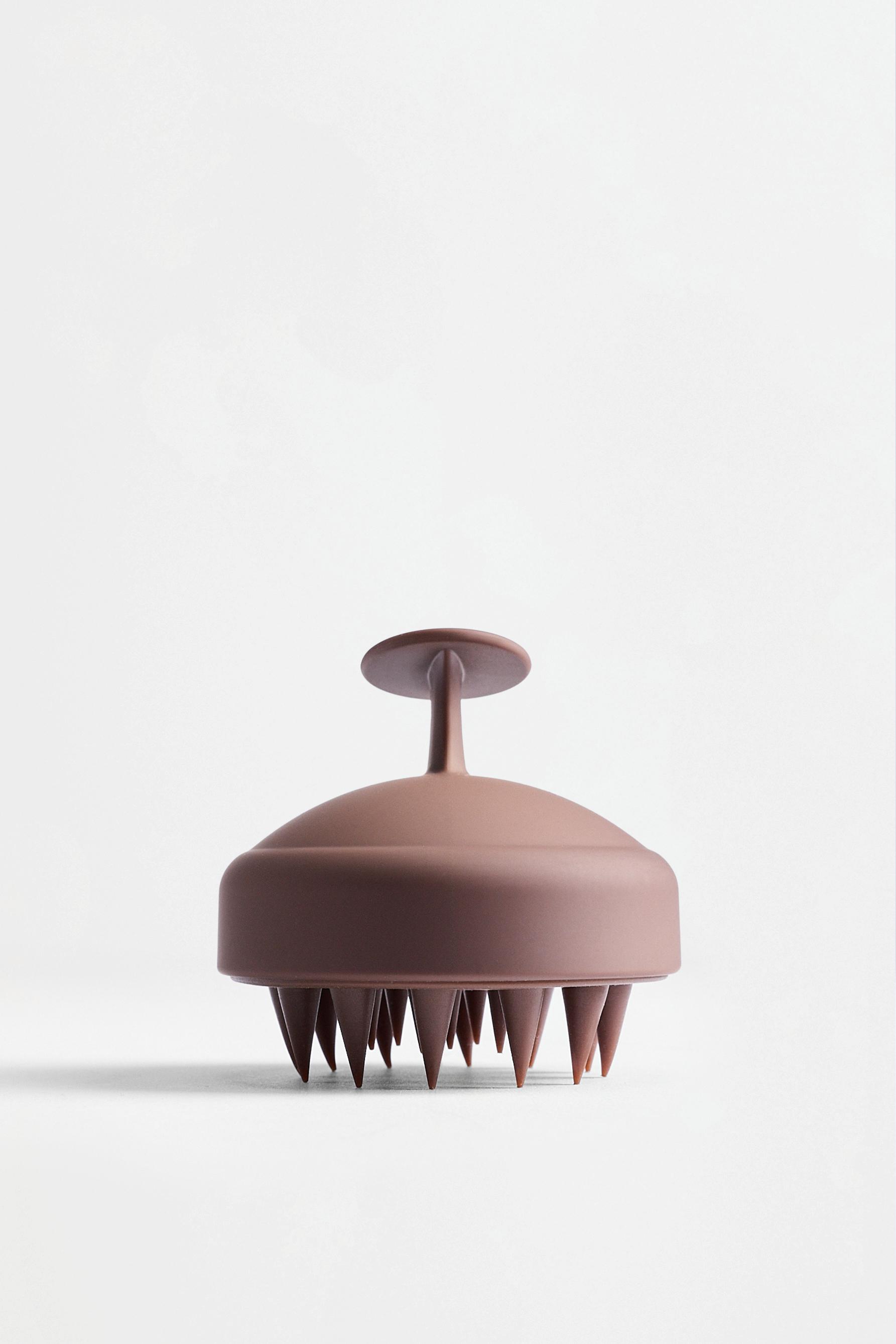 Scalp massager — BROWN