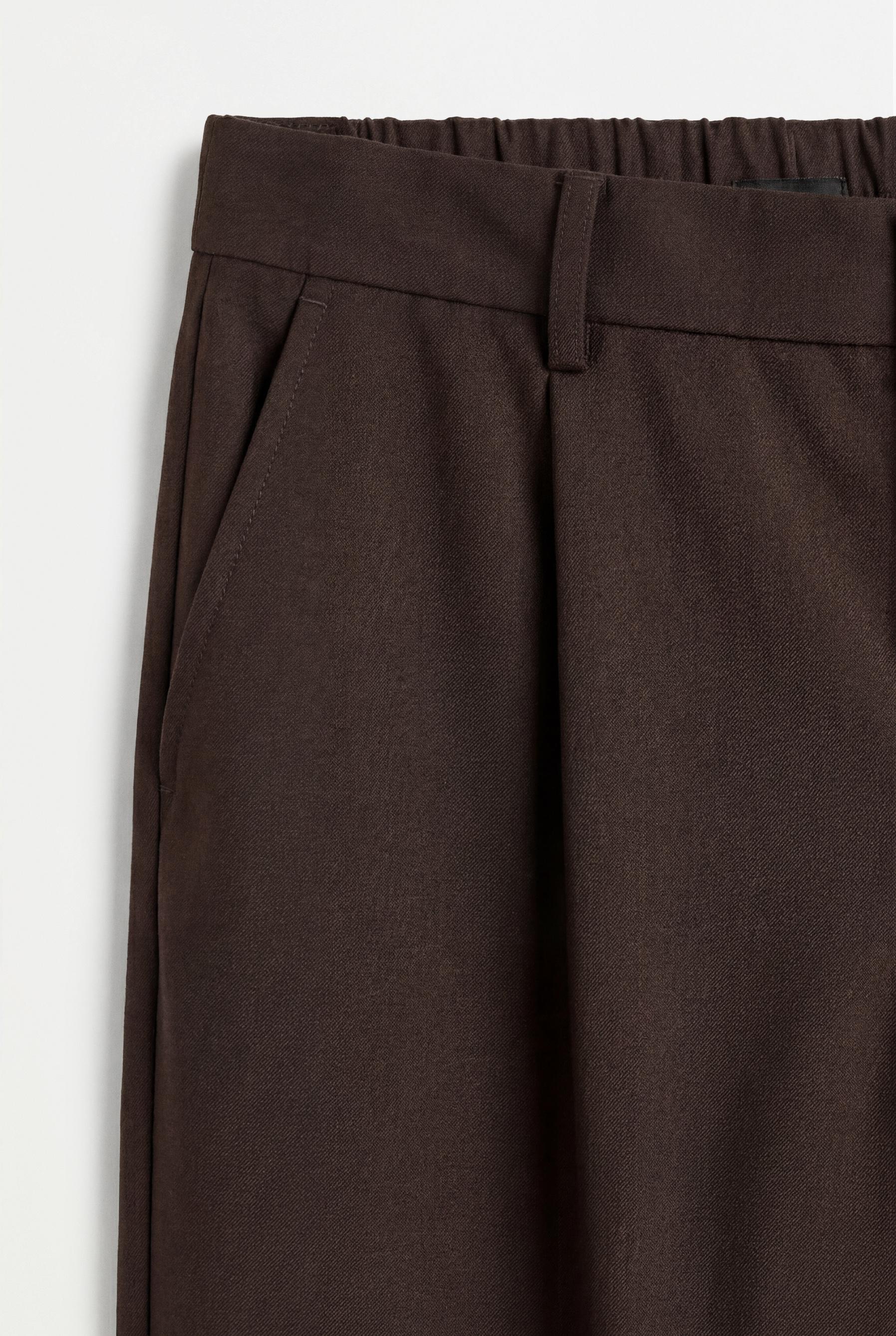 Baggy trousers with darts — CHOCOLATE