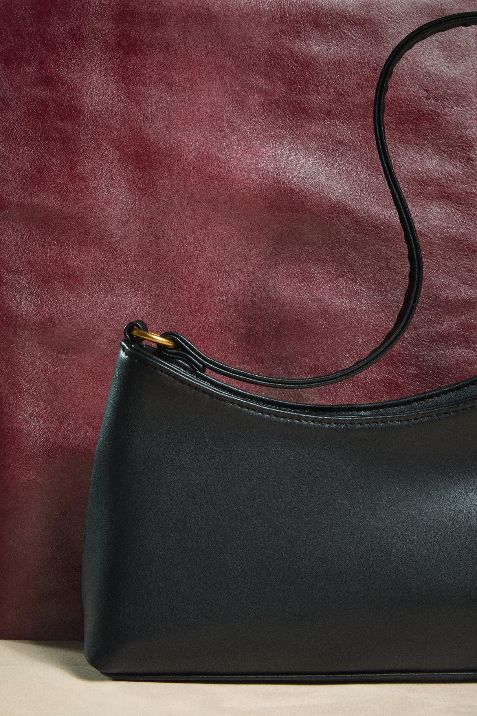 Textured shoulder bag — BLACK