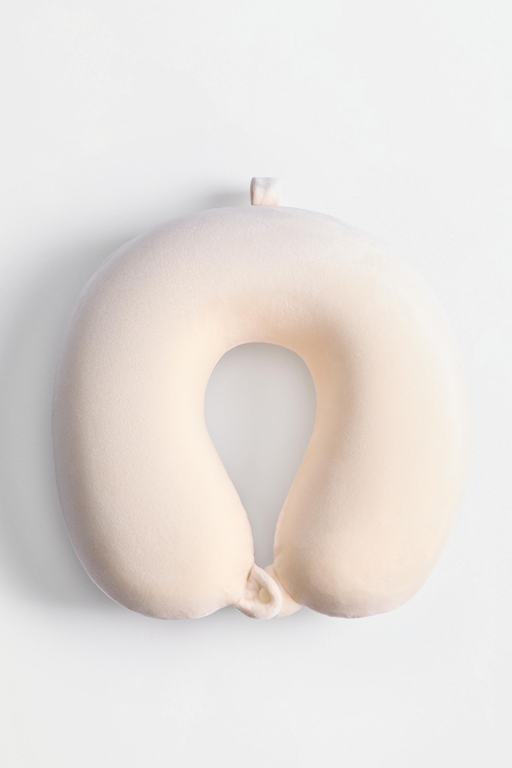Travel cushion — ECRU