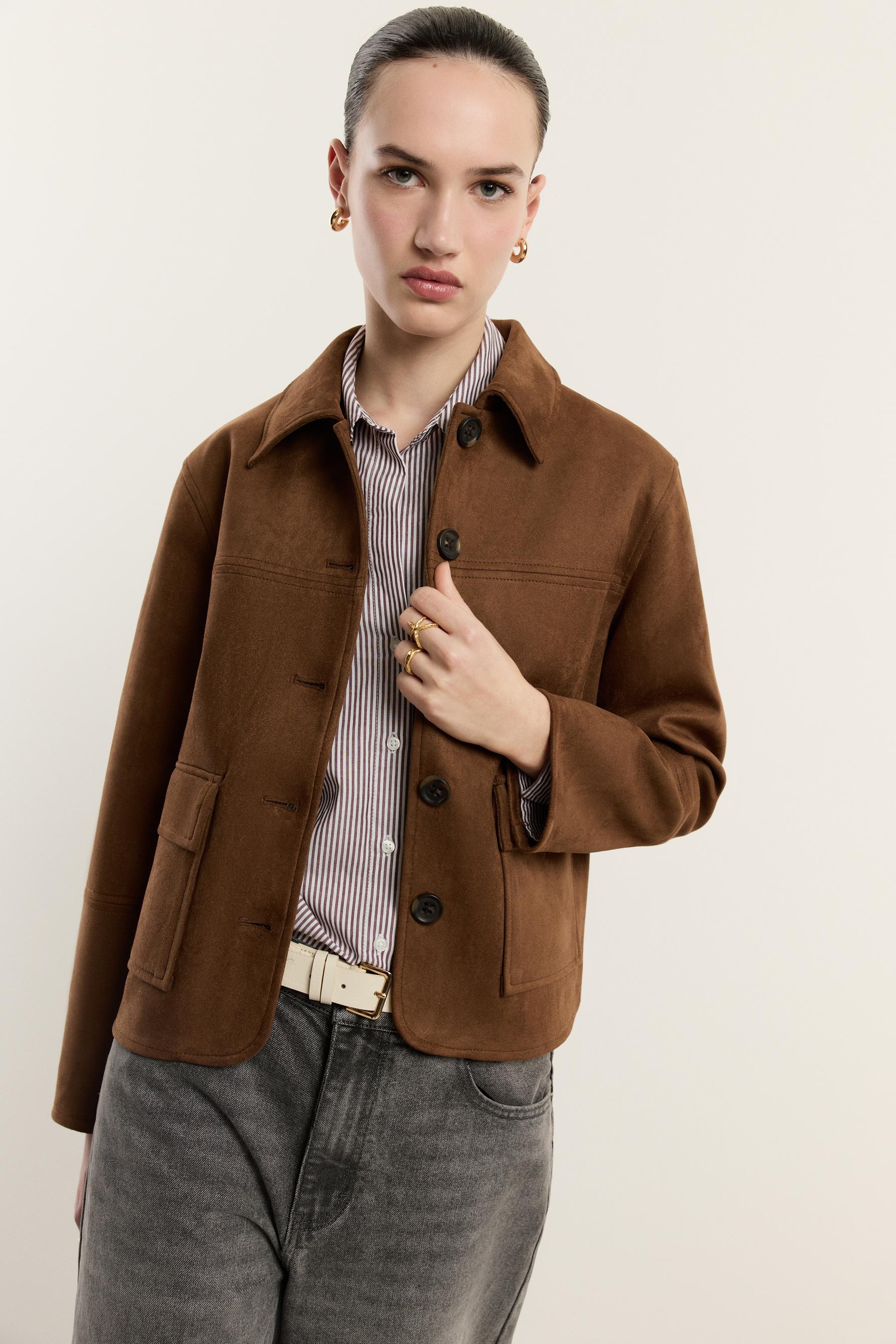 Chaqueta corta efecto ante