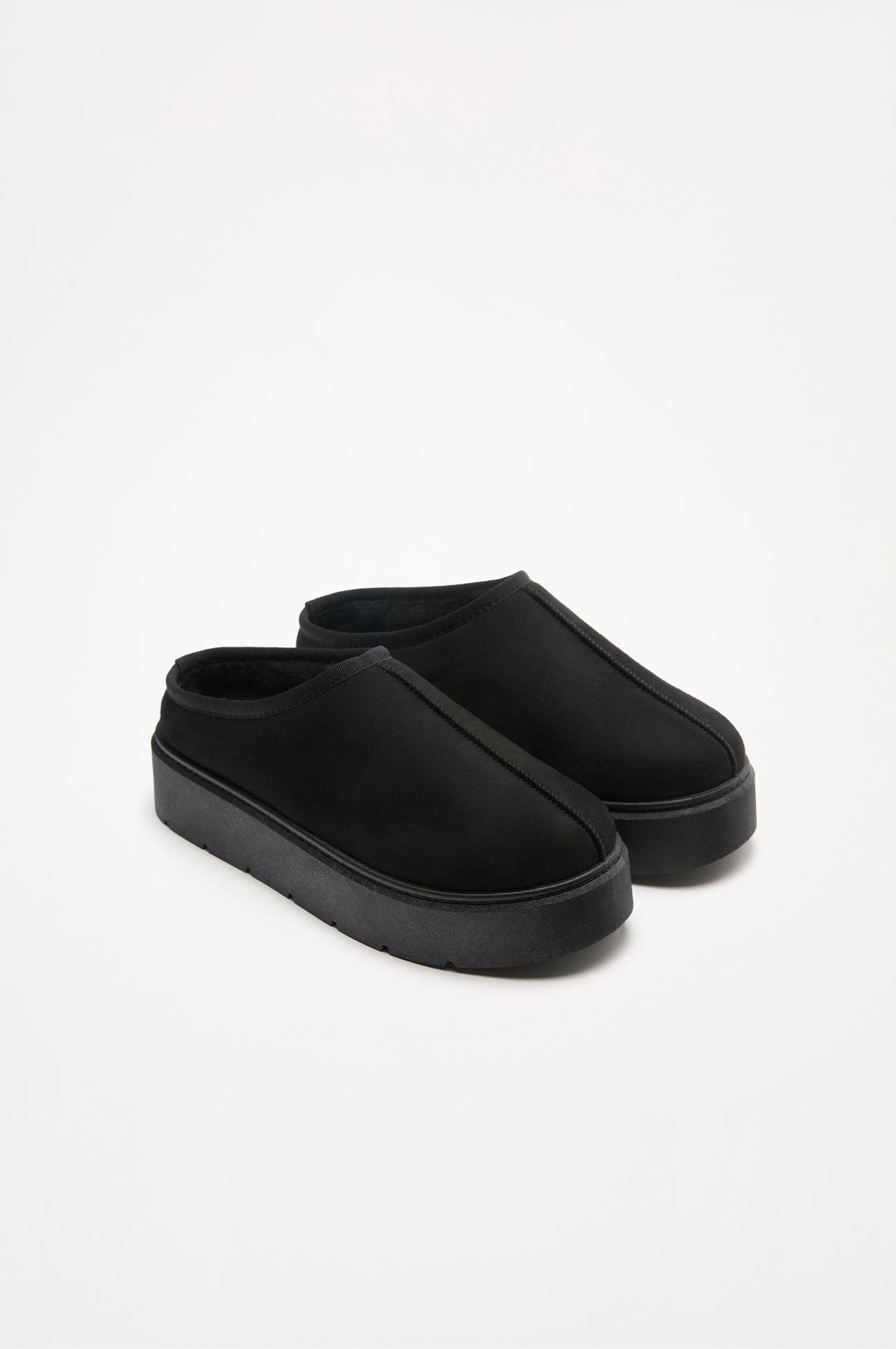 Platform clogs — BLACK