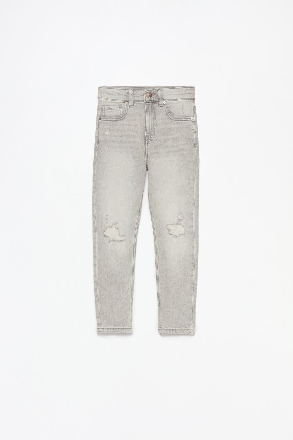 Ripped skinny jeans