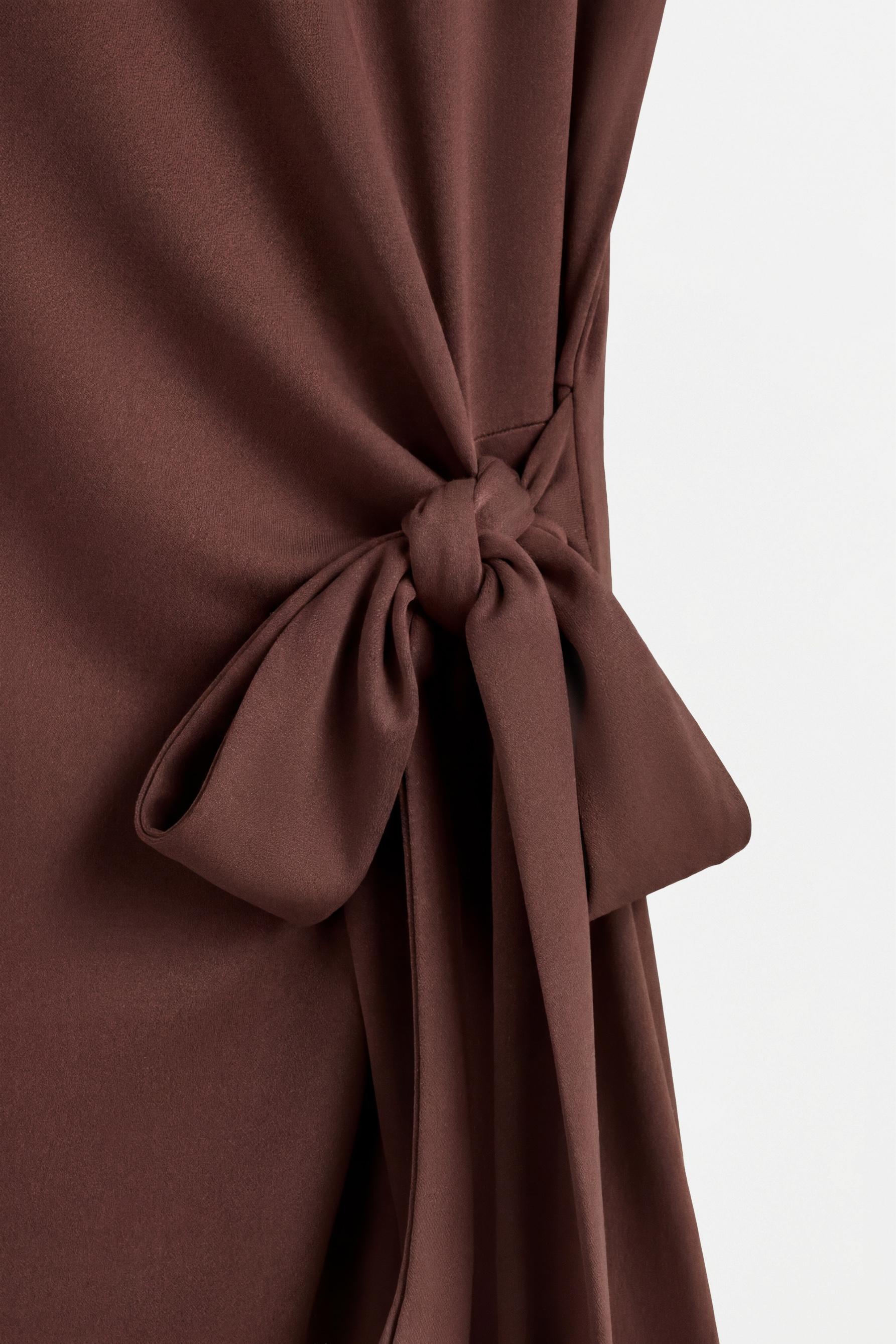 Midi dress with tie detail — CHOCOLATE