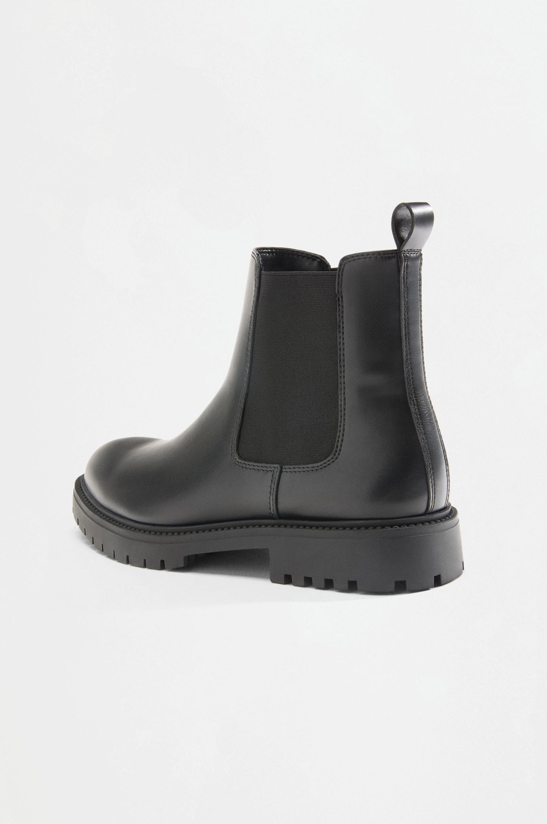 Chelsea boots — BLACK