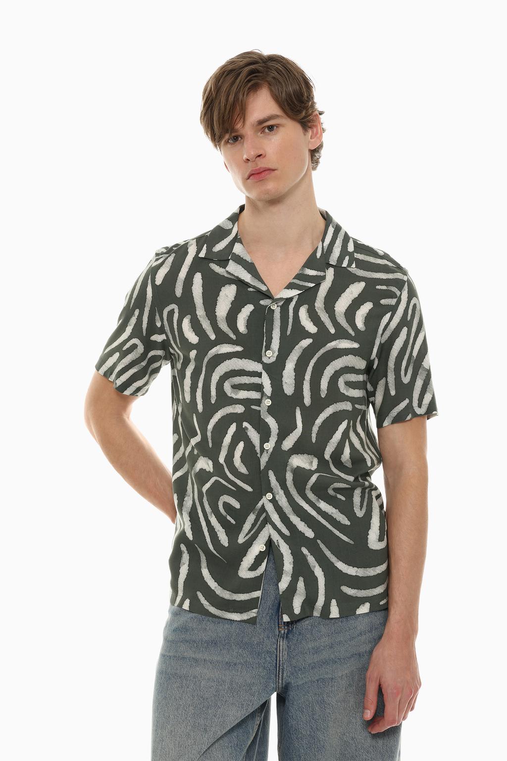 Camisa resort estampada