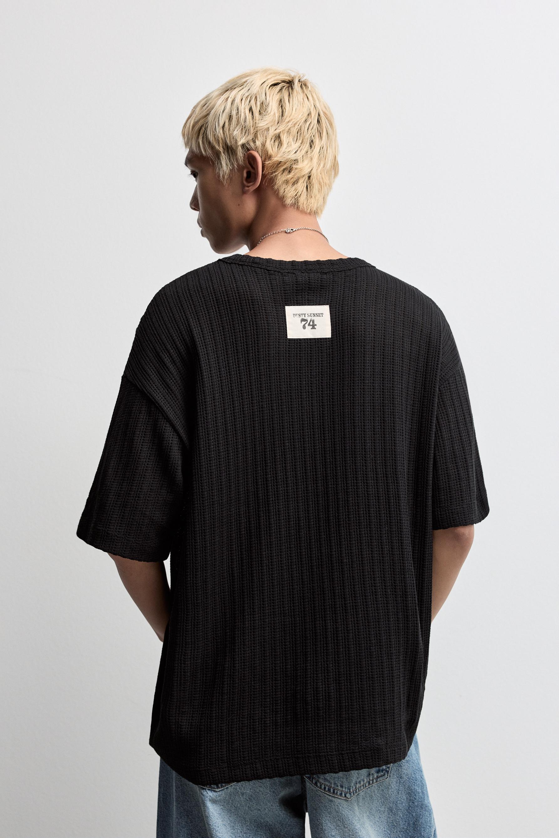 Texture T-shirt — BLACK