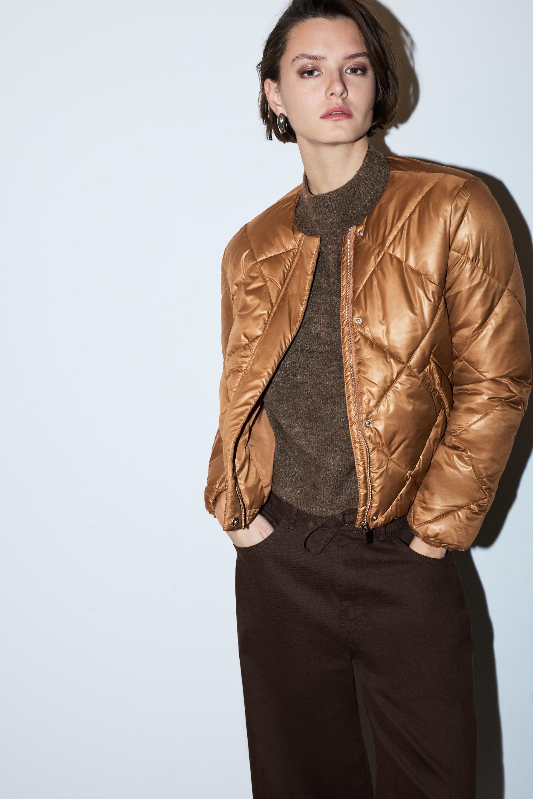 Cazadora acolchado cuello redondo