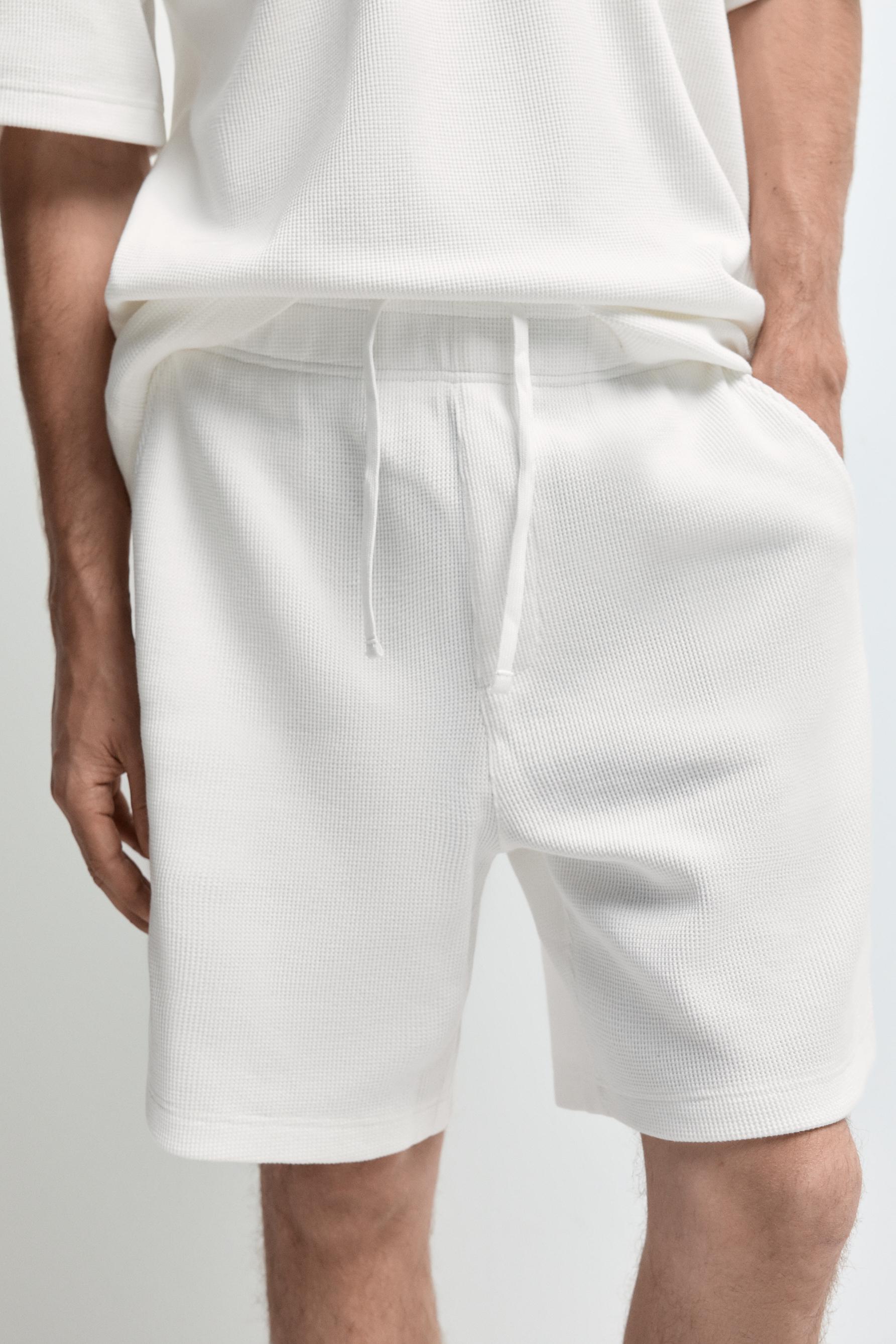 Waffle-knit textured Bermuda shorts — WHITE