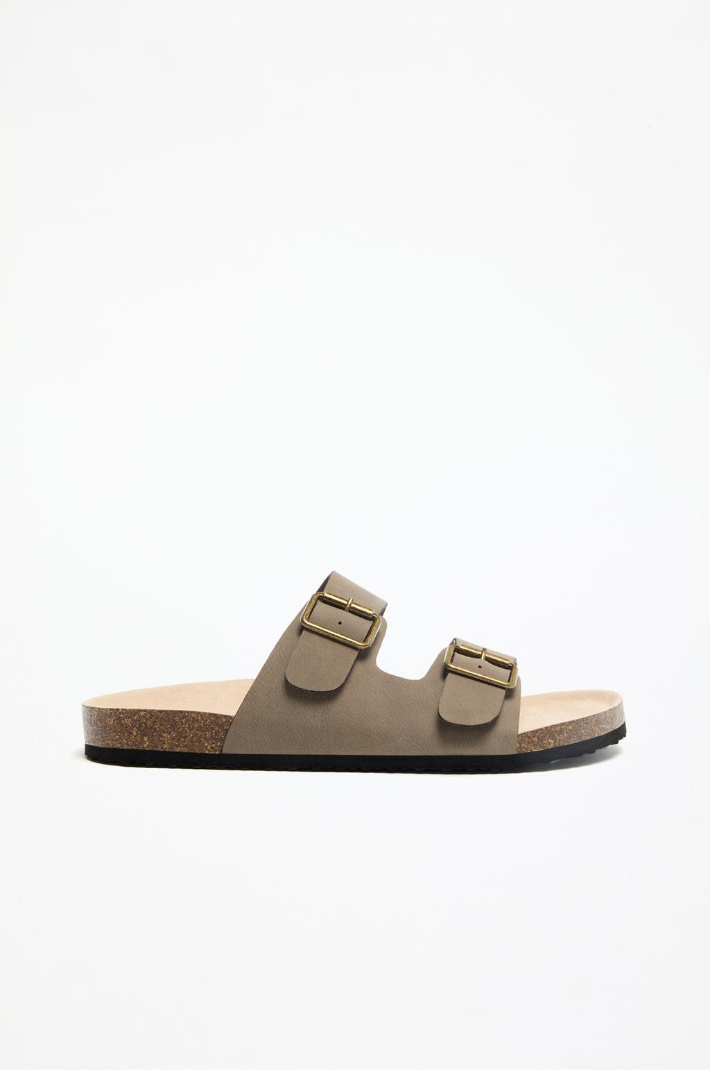 Comfort sandals with buckles