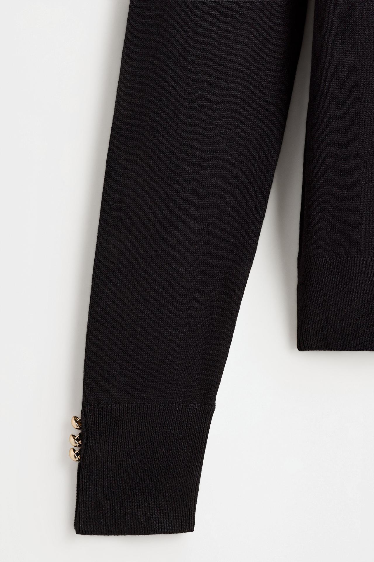 Basic gold button sweater — BLACK