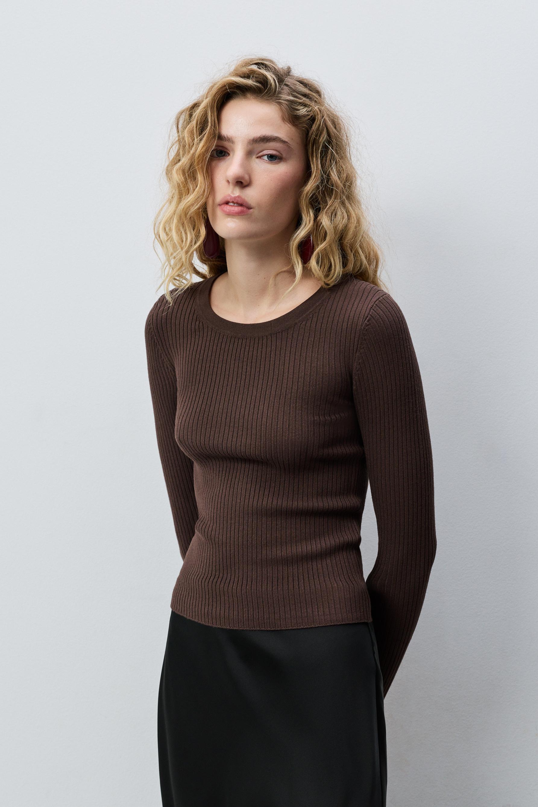 Jersey canalé cuello redondo