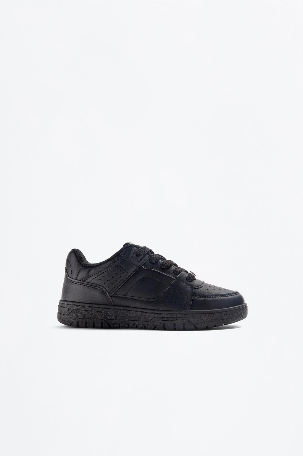 Monocolor street sneaker