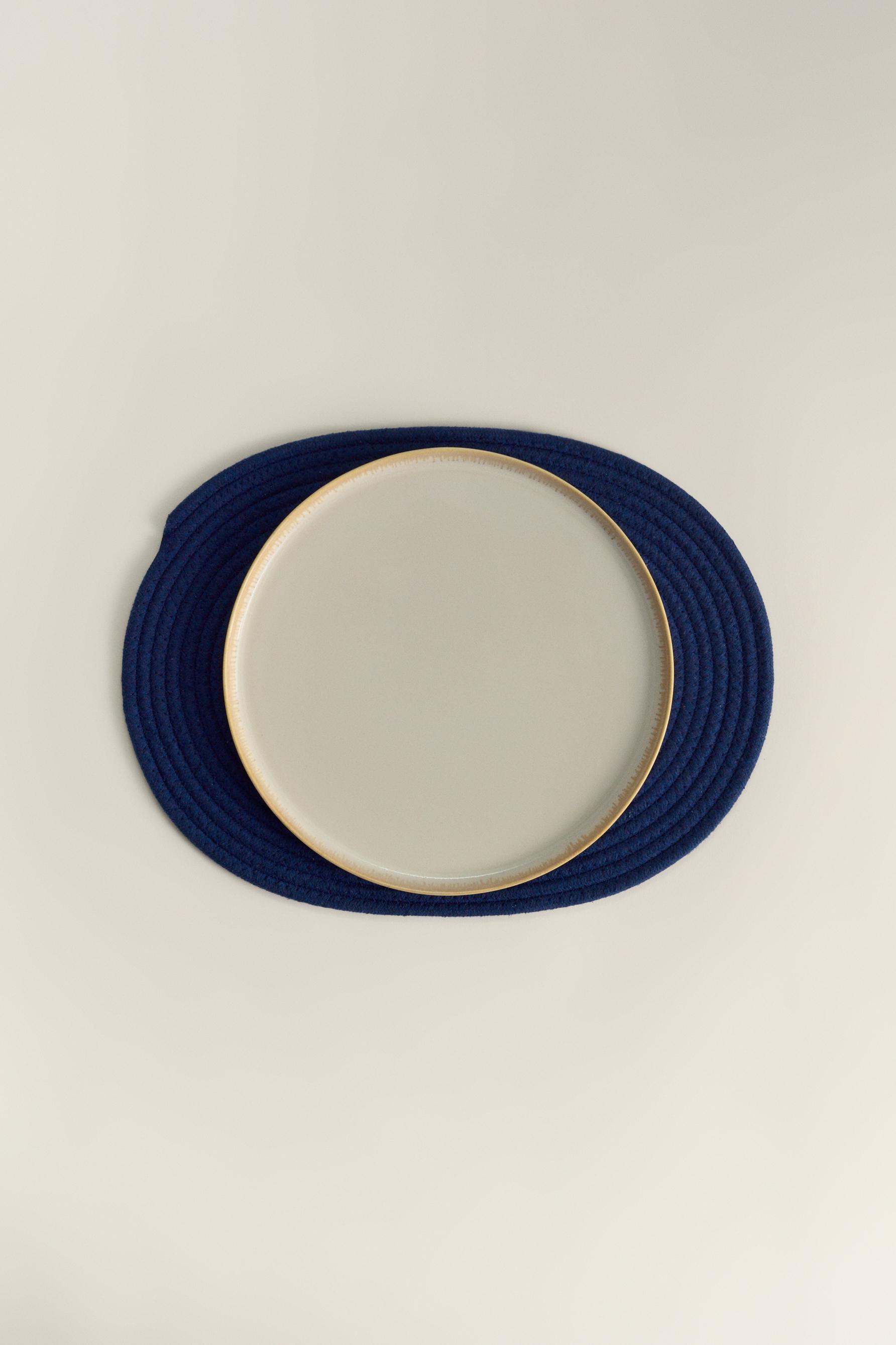 Base oval