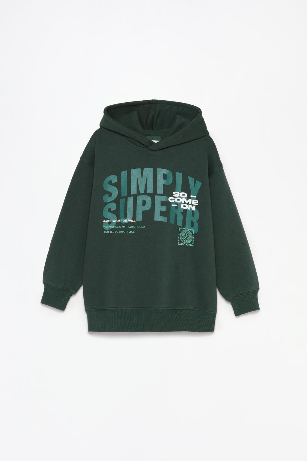 Sweatshirt with slogan and hood