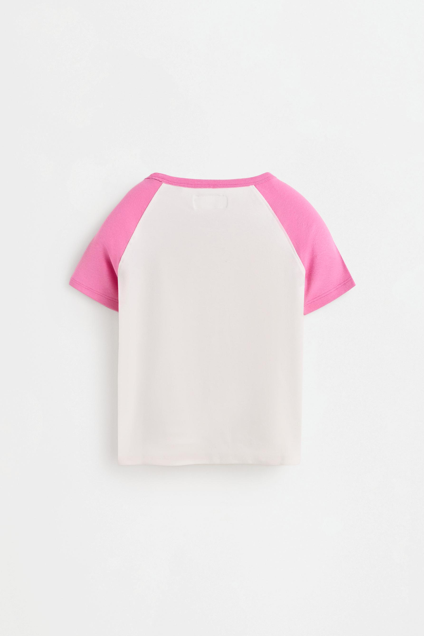 Raglan sleeve T-shirt — STRAWBERRY