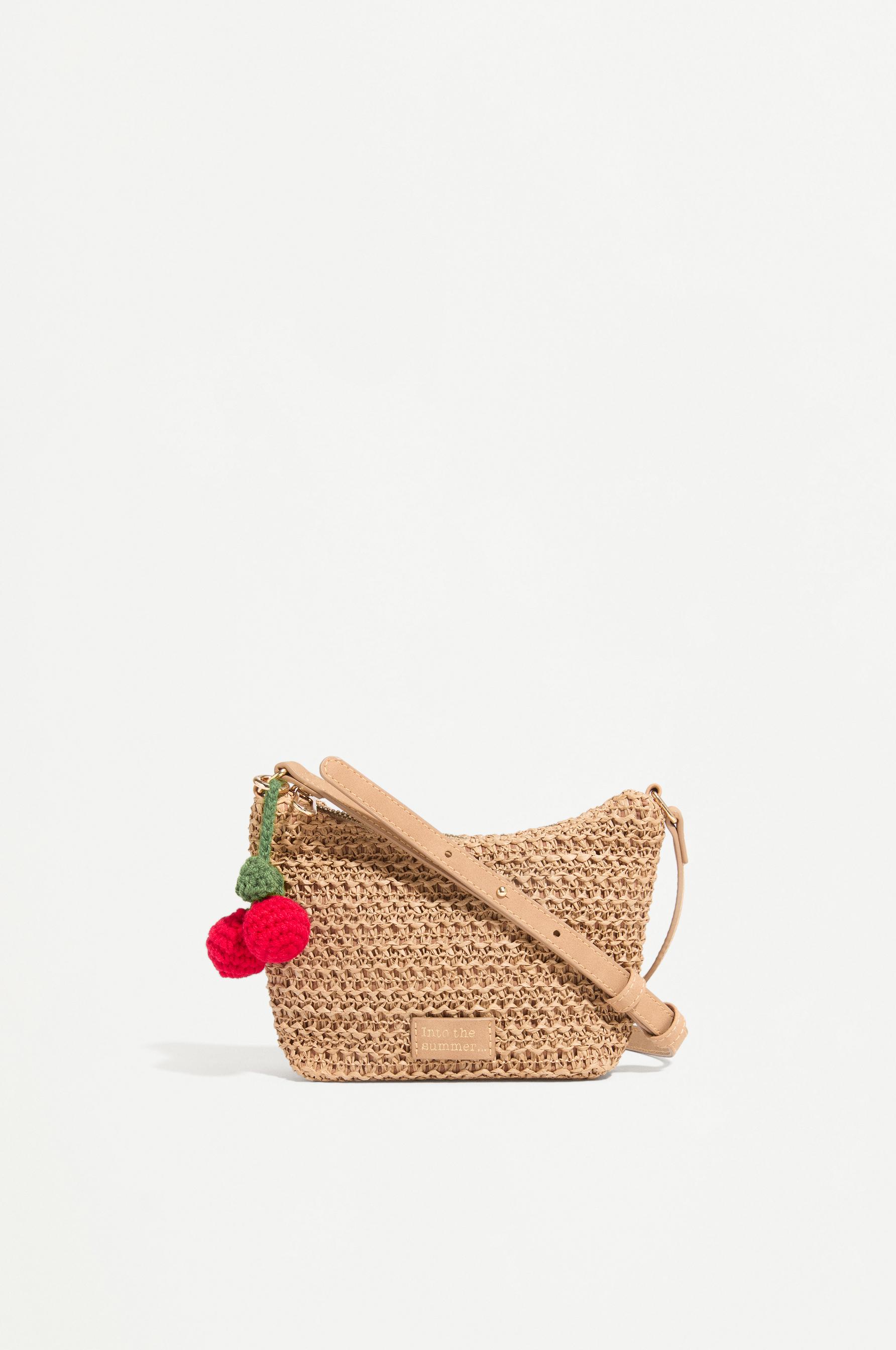 BANDOLERA CHARM CEREZA EFECTO RAFIA