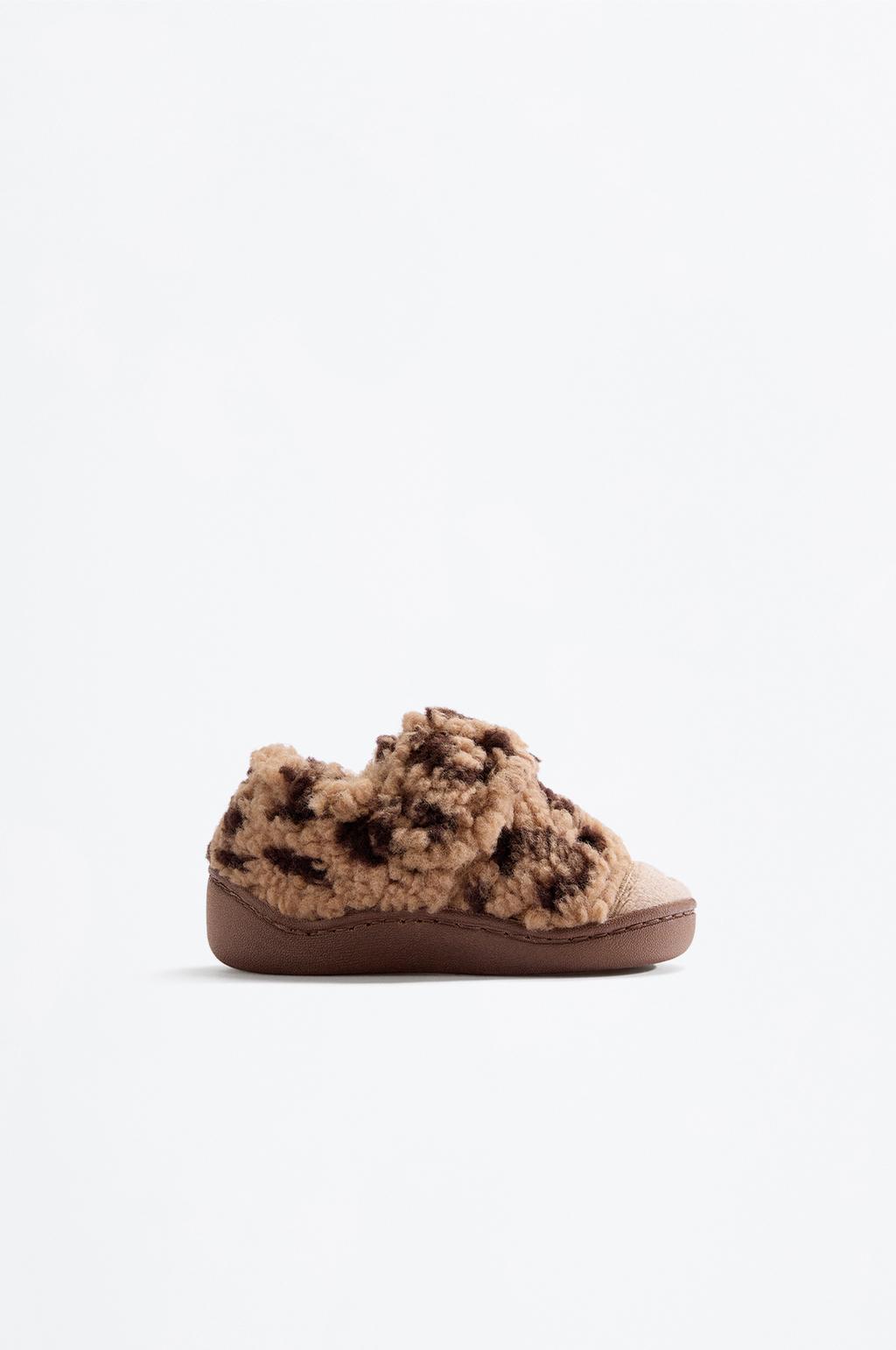 Teddy bear house slippers