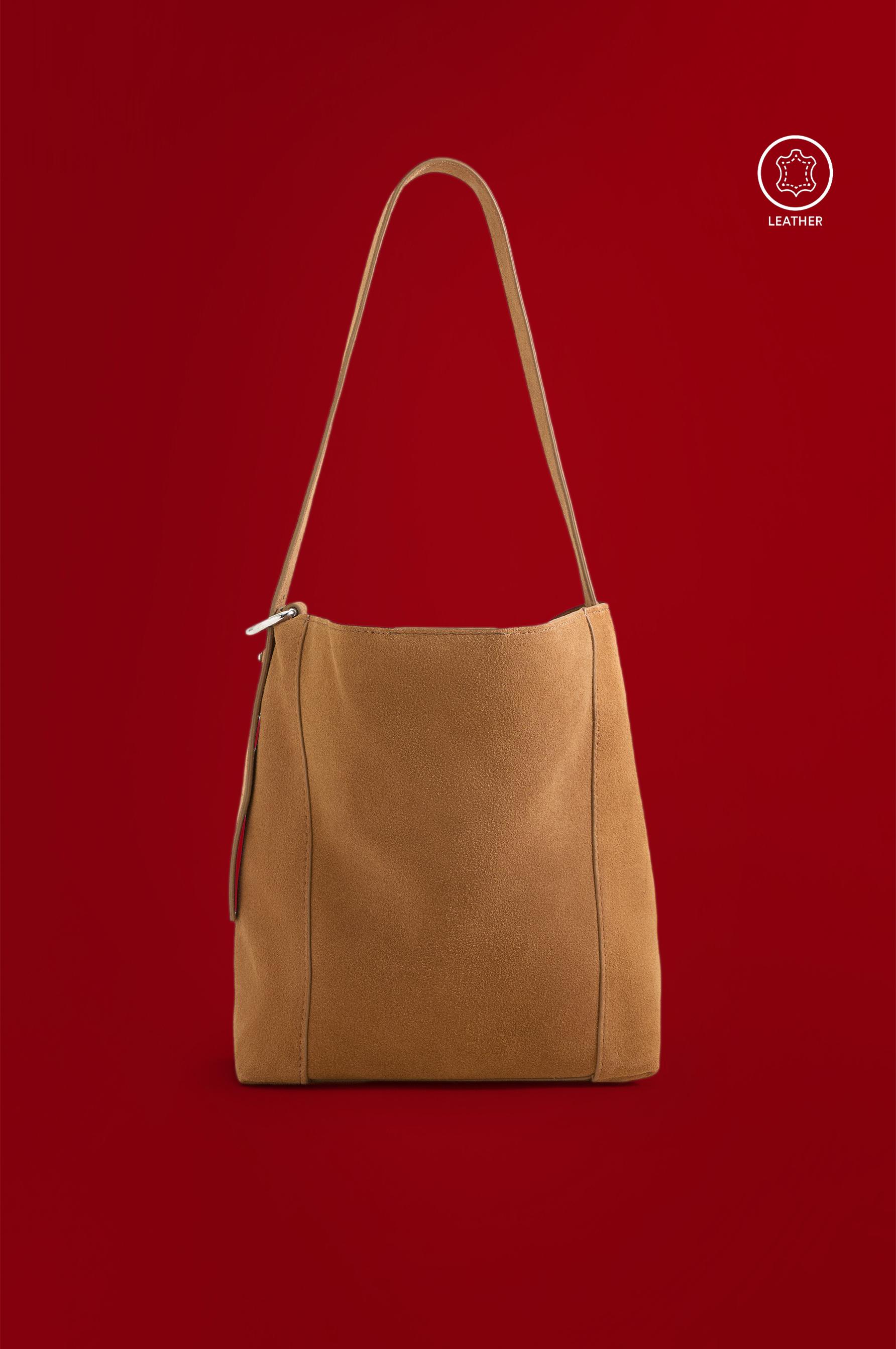 Leather bucket bag — CAMEL