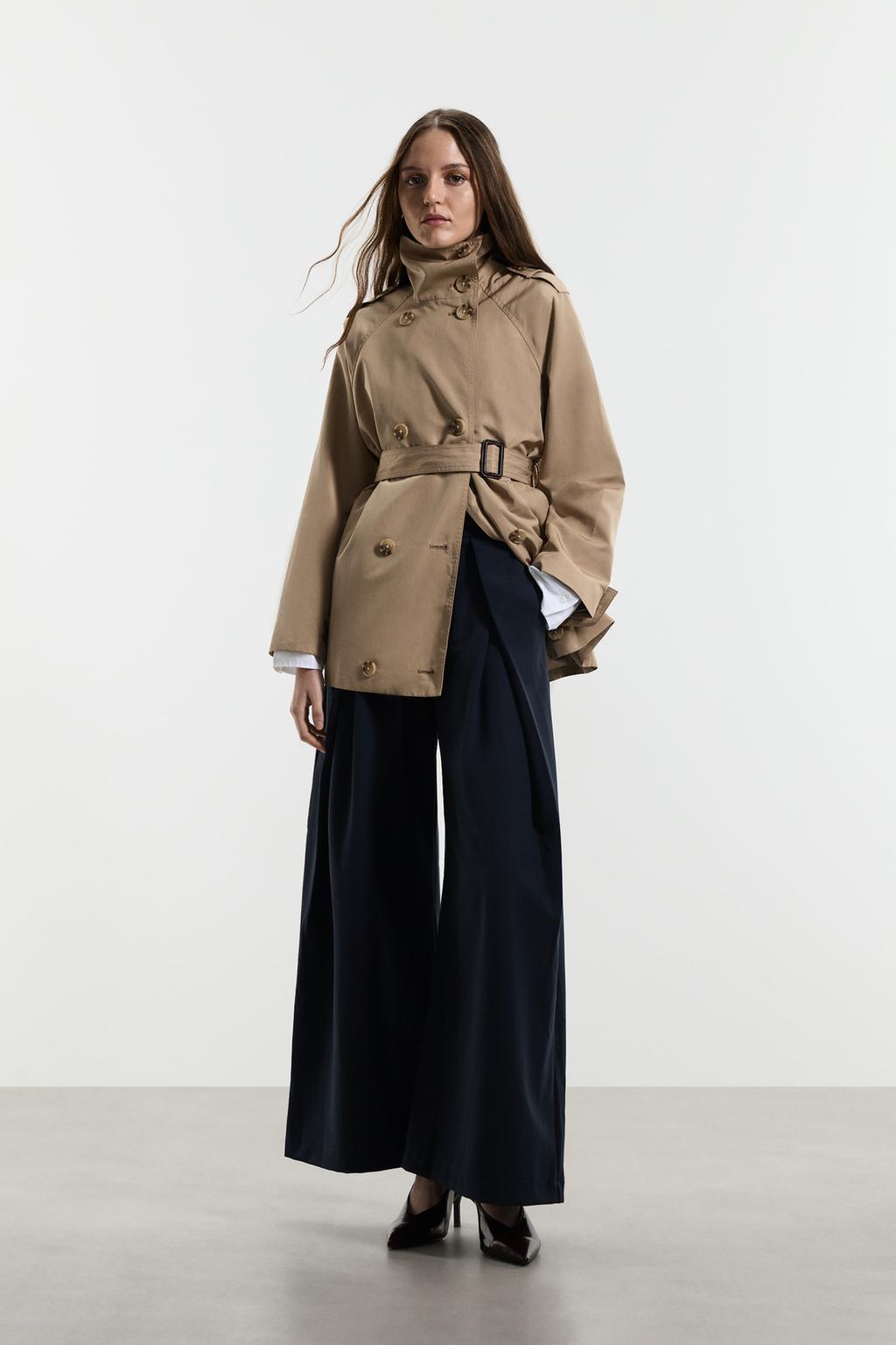 Pleated wide-leg trousers