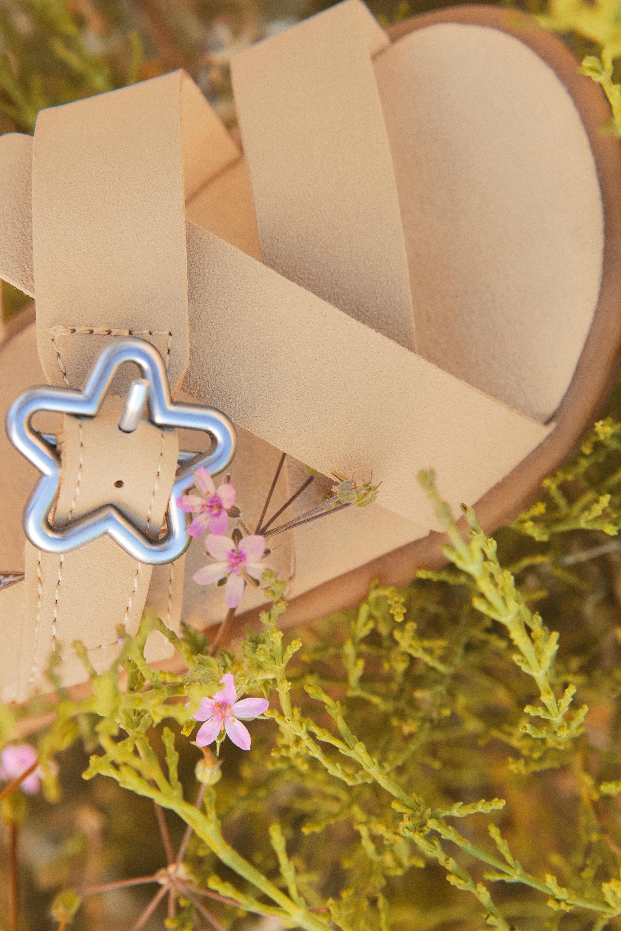 STAR BAREFOOT SANDALS — BROWN