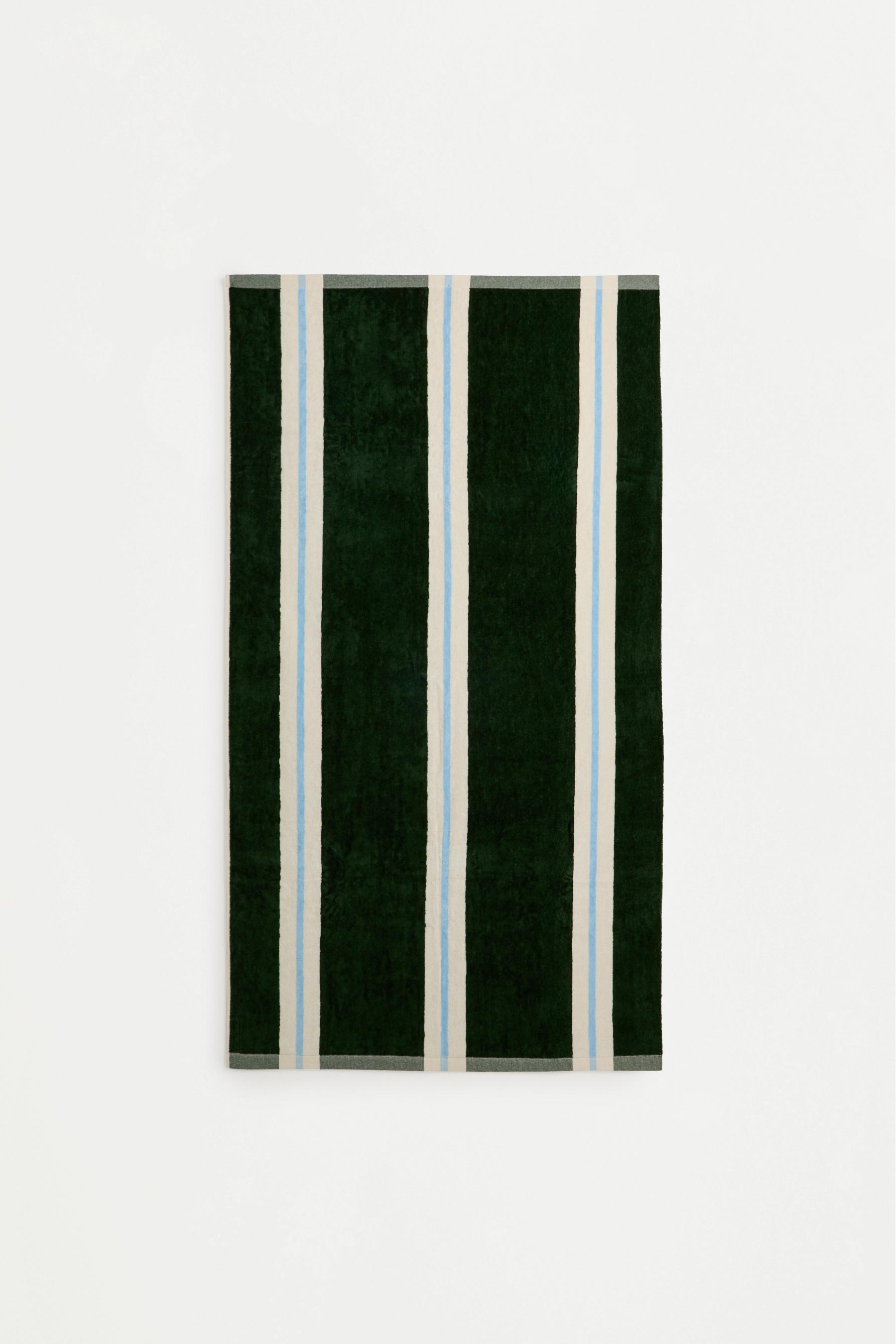 Soft striped towel — GREEN
