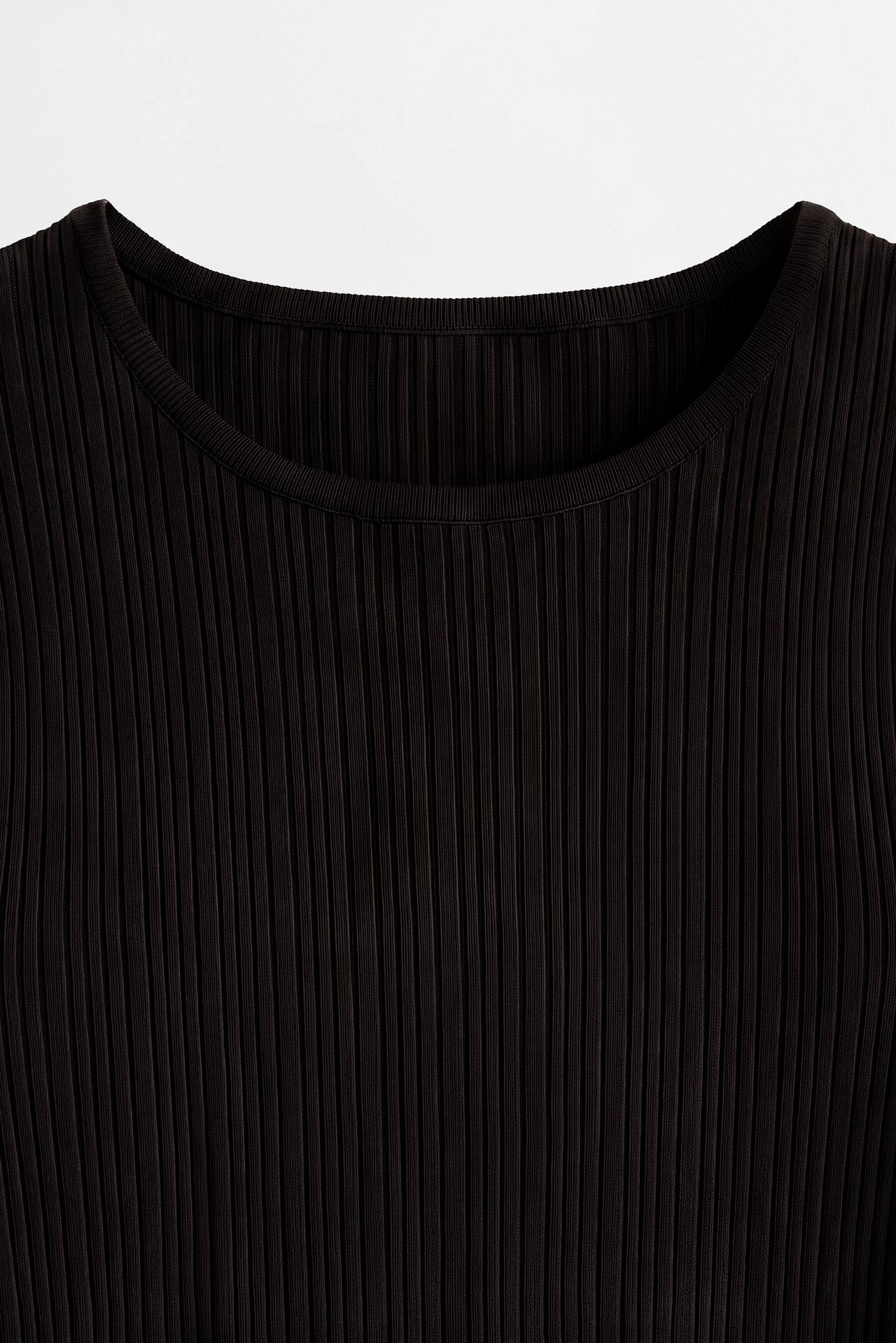 Basic ribbed knit top — BLACK