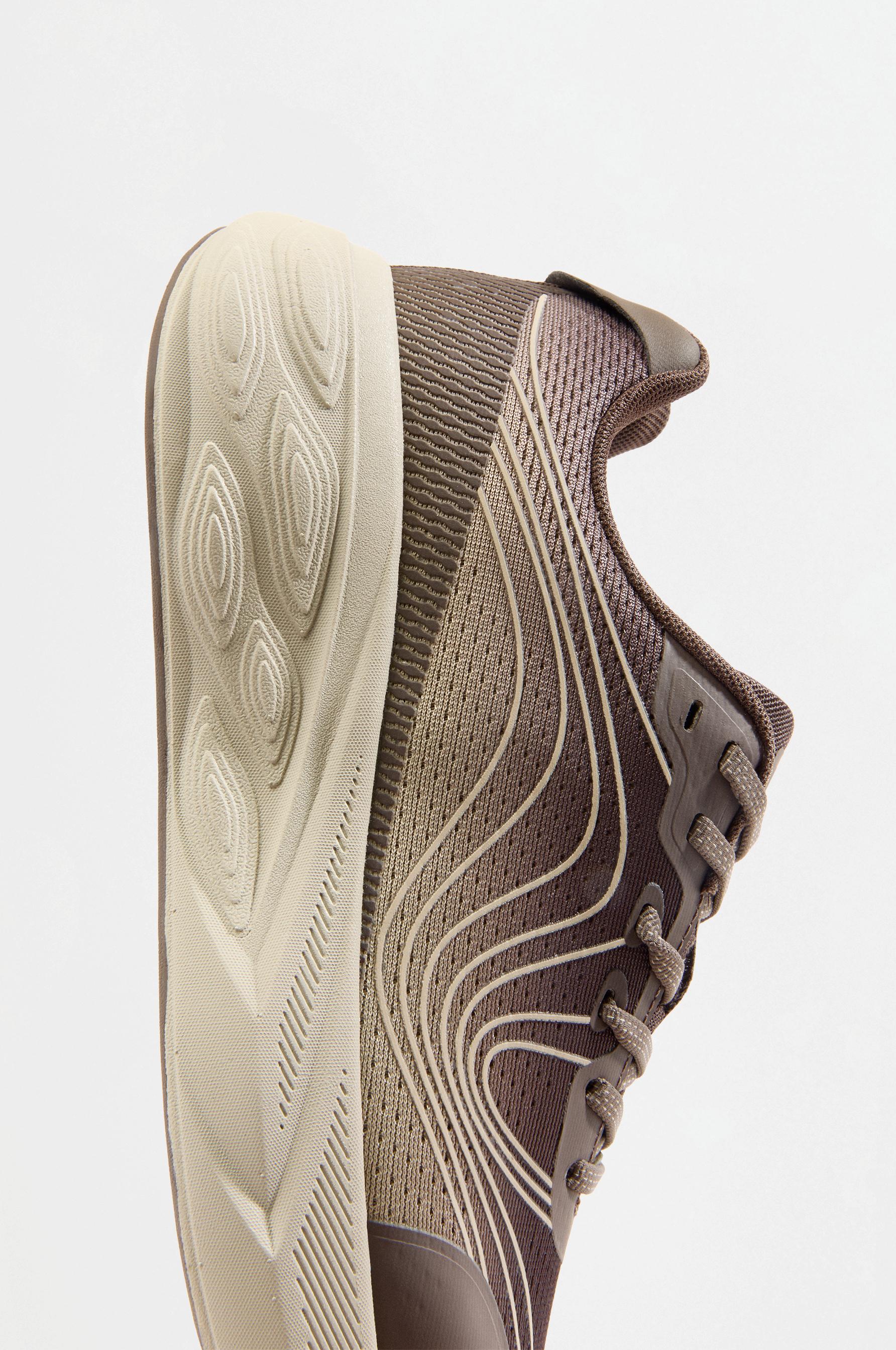Performance sneakers — OTHERS