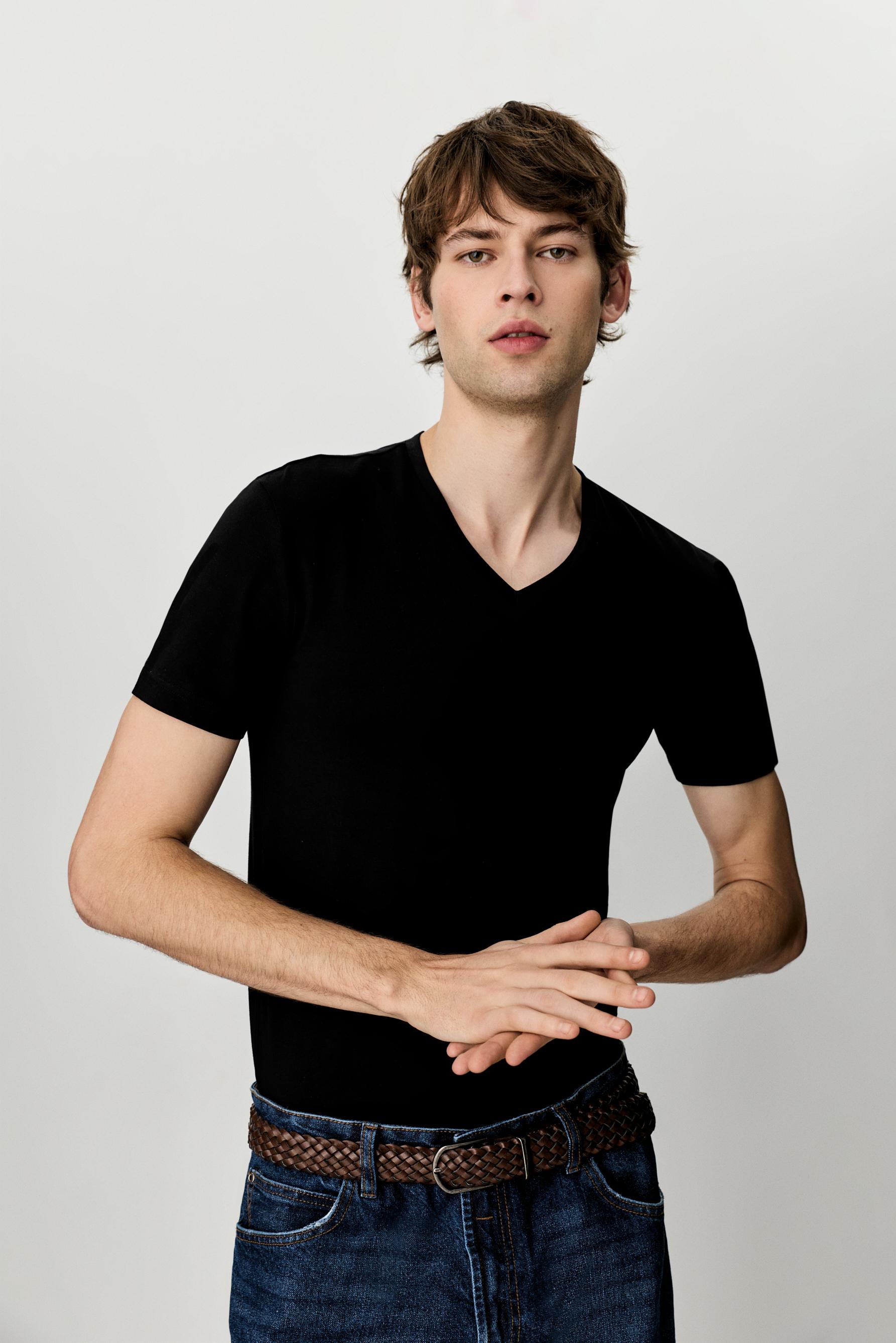 Slim fit V-neck T-shirt — BLACK