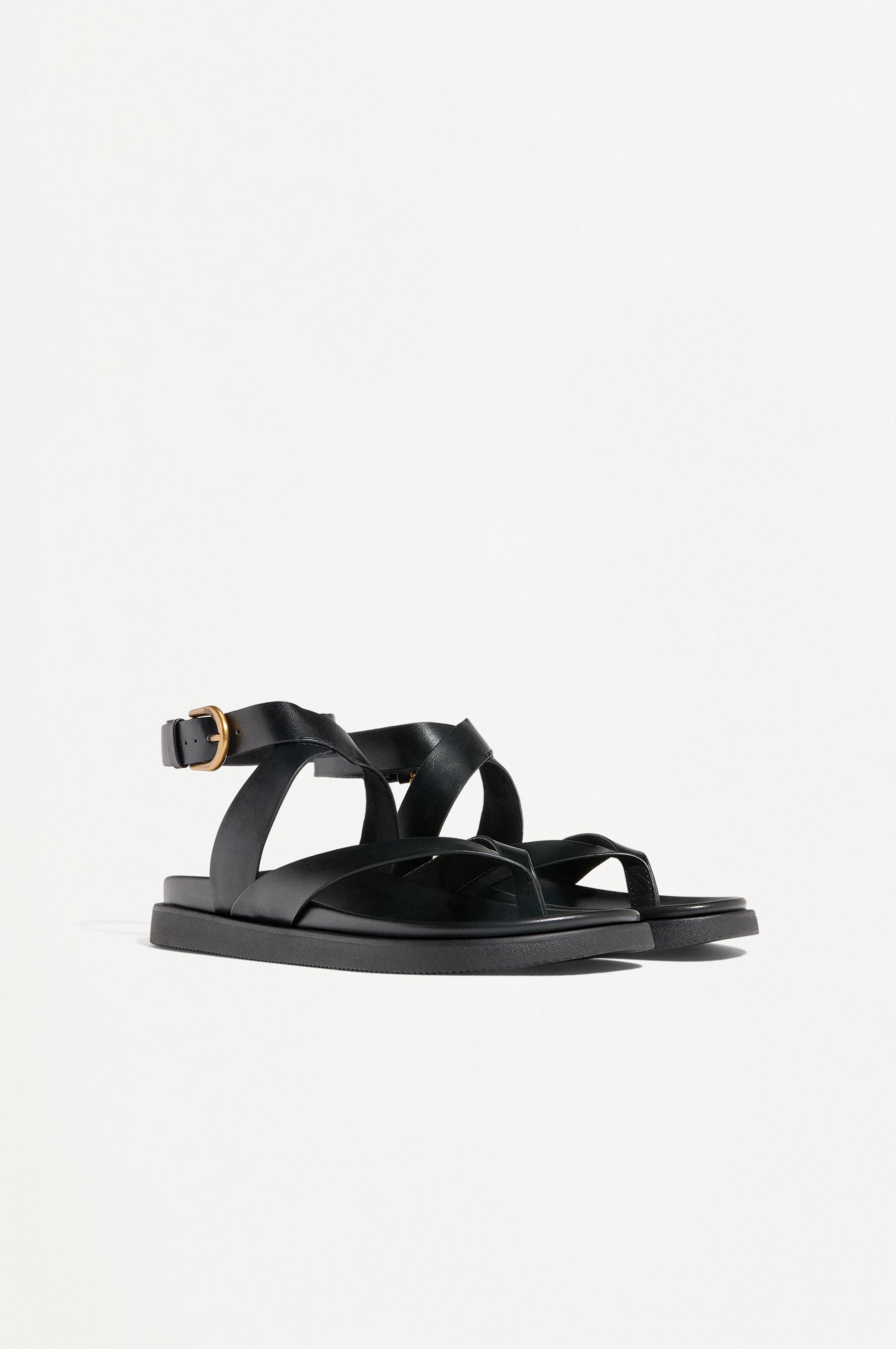 Flat strap platform sandals — BLACK