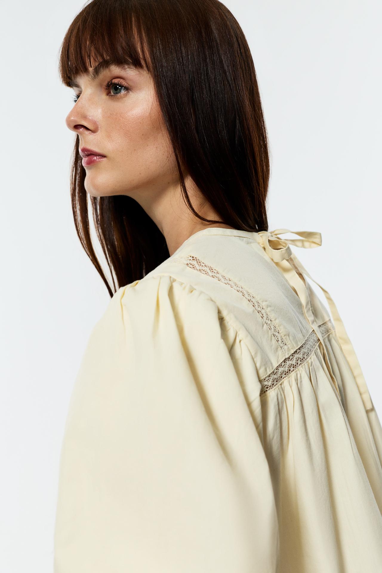 Embroidered blouse — VANILLA