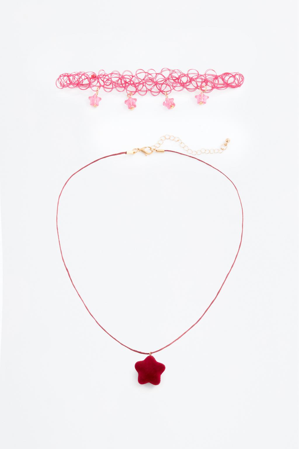 Conjunto de colares com estrelas